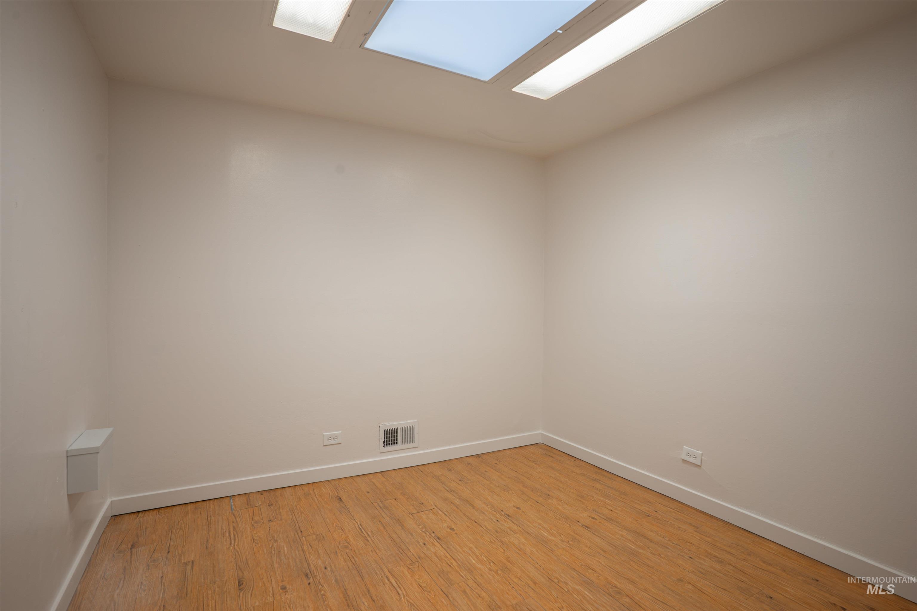 664 Shoup Ave W, Twin Falls, Idaho 83301, 30 Rooms, Business/Commercial For Sale, Price $23,940,MLS 98972236