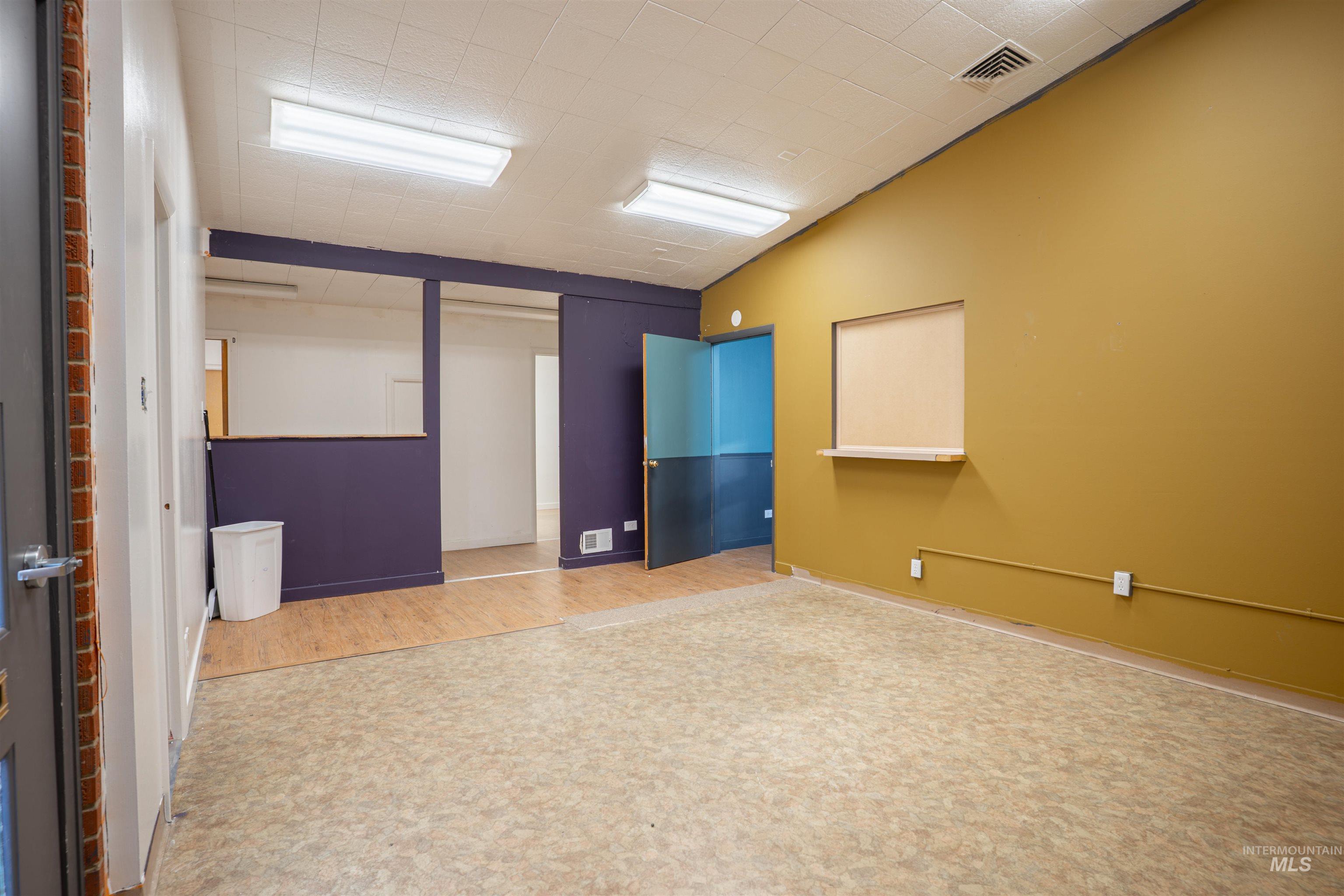 664 Shoup Ave W, Twin Falls, Idaho 83301, 30 Rooms, Business/Commercial For Sale, Price $23,940,MLS 98972236