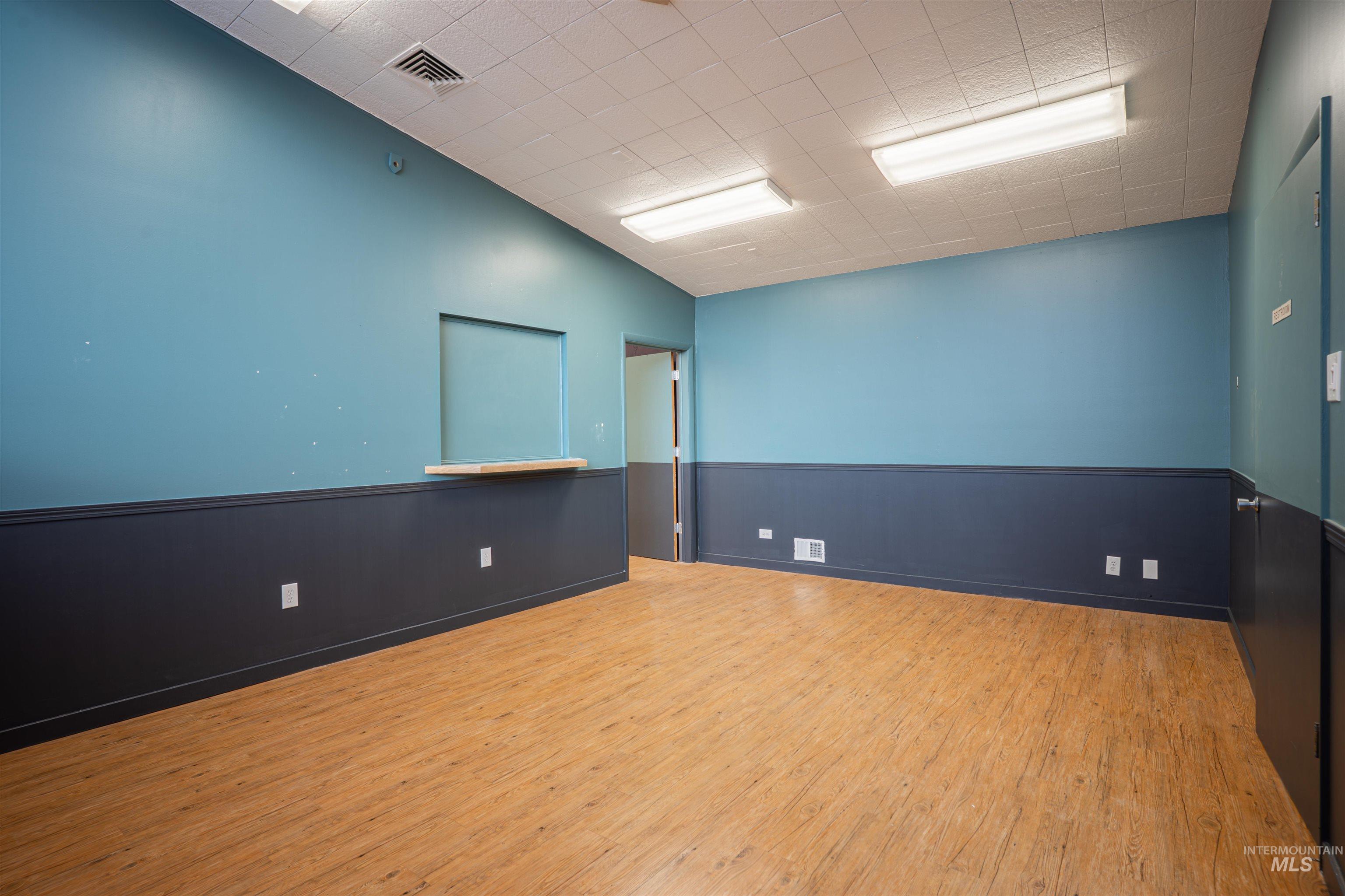 664 Shoup Ave W, Twin Falls, Idaho 83301, 30 Rooms, Business/Commercial For Sale, Price $23,940,MLS 98972236