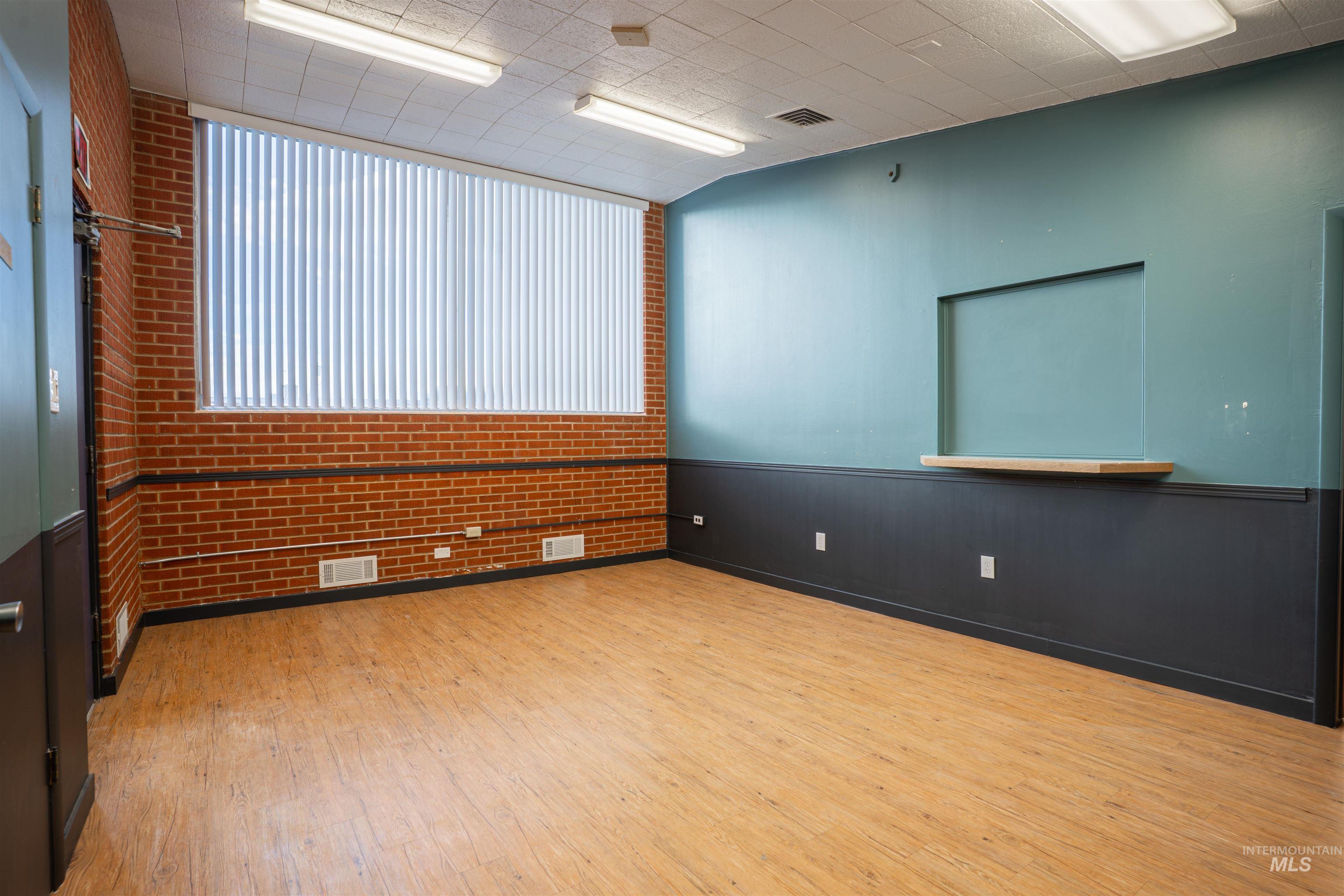 664 Shoup Ave W, Twin Falls, Idaho 83301, 30 Rooms, Business/Commercial For Sale, Price $23,940,MLS 98972236