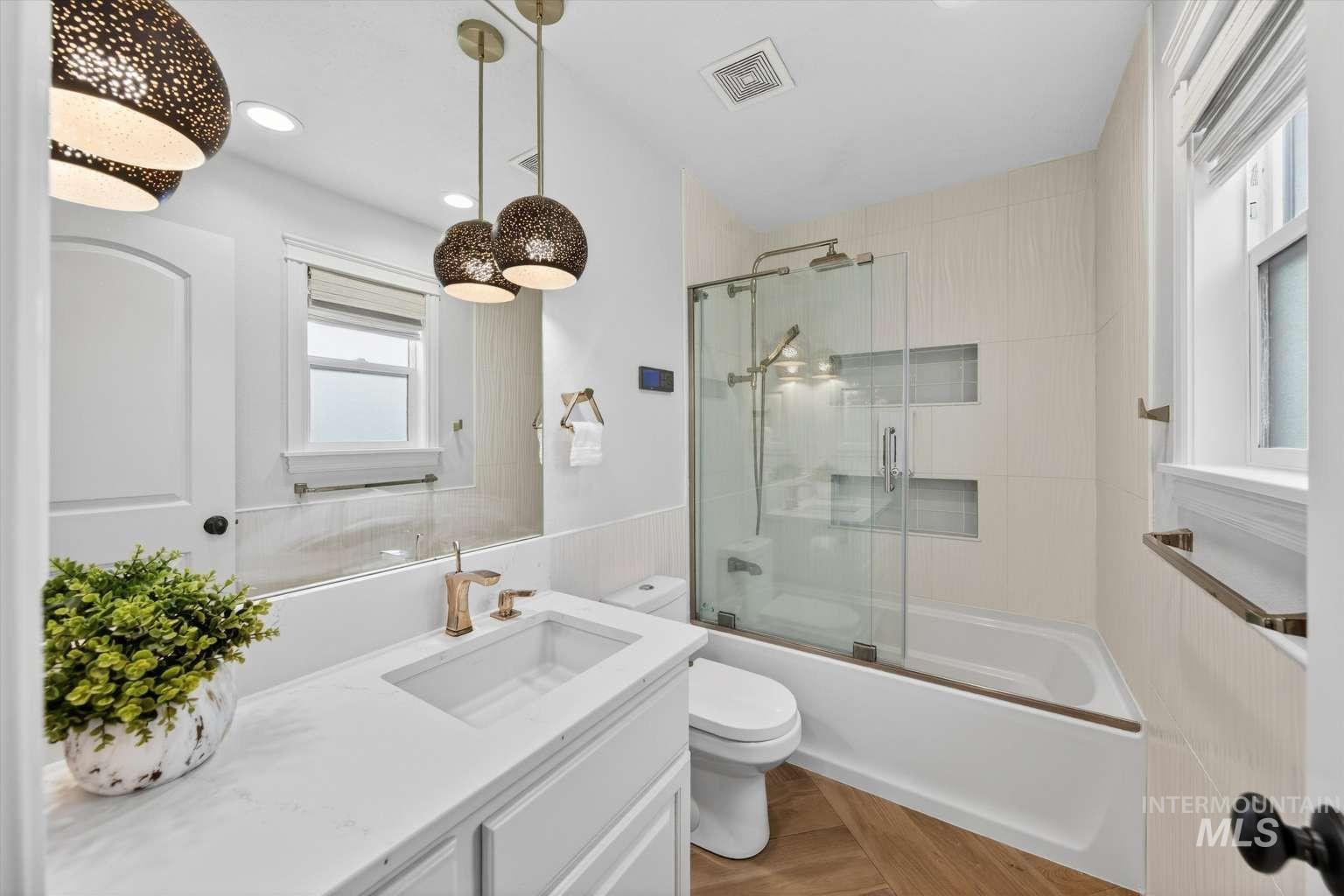 7887 S Old Farm Ln, Meridian, Idaho 83642, 6 Bedrooms, 5 Bathrooms, Residential For Sale, Price $1,695,000,MLS 98972237