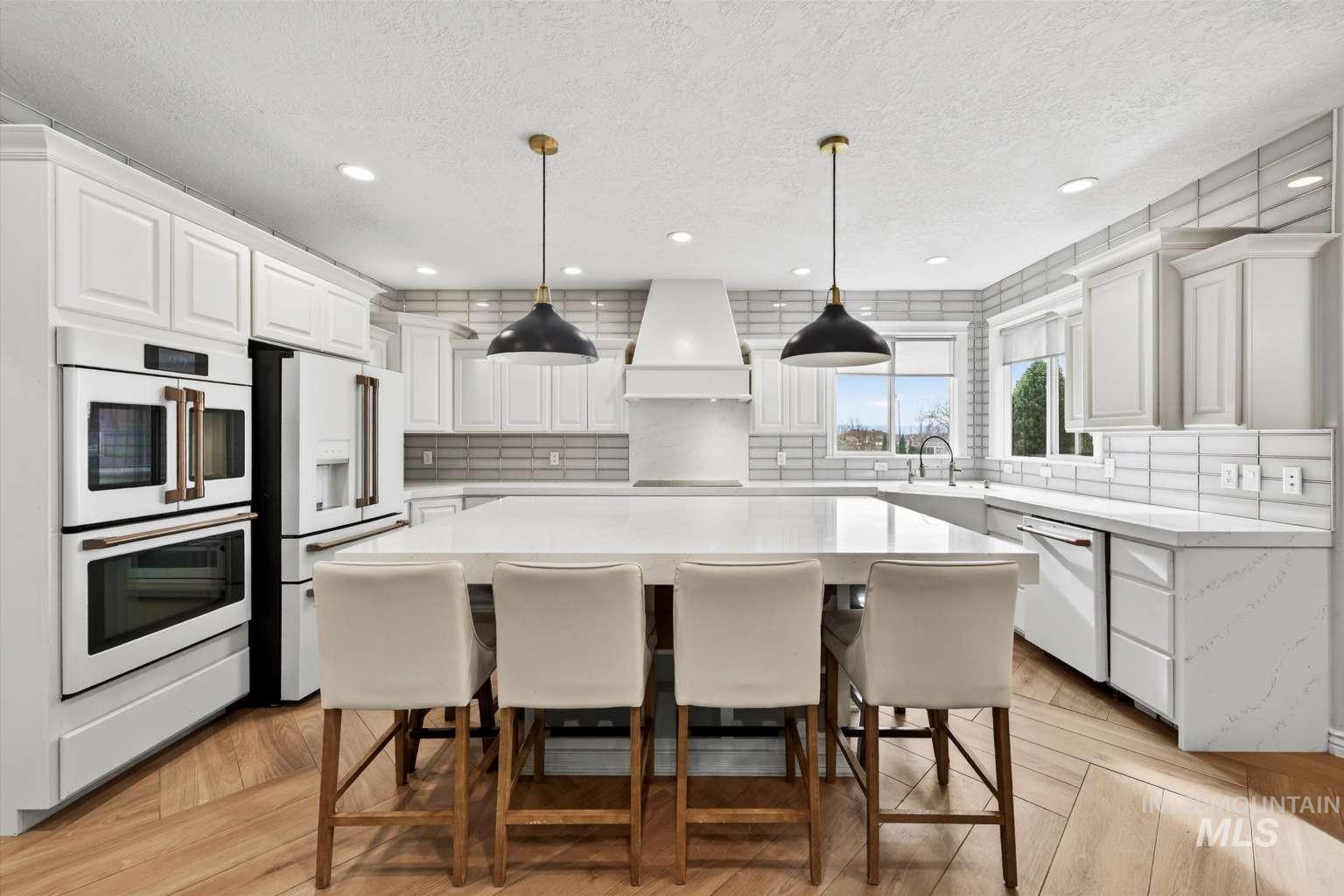 7887 S Old Farm Ln, Meridian, Idaho 83642, 6 Bedrooms, 5 Bathrooms, Residential For Sale, Price $1,695,000,MLS 98972237