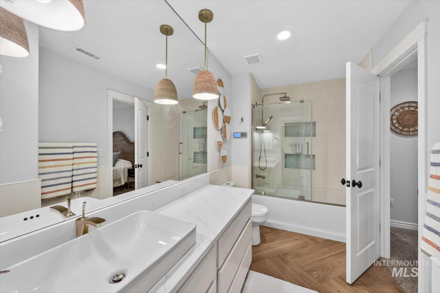 7887 S Old Farm Ln, Meridian, Idaho 83642, 6 Bedrooms, 5 Bathrooms, Residential For Sale, Price $1,695,000,MLS 98972237