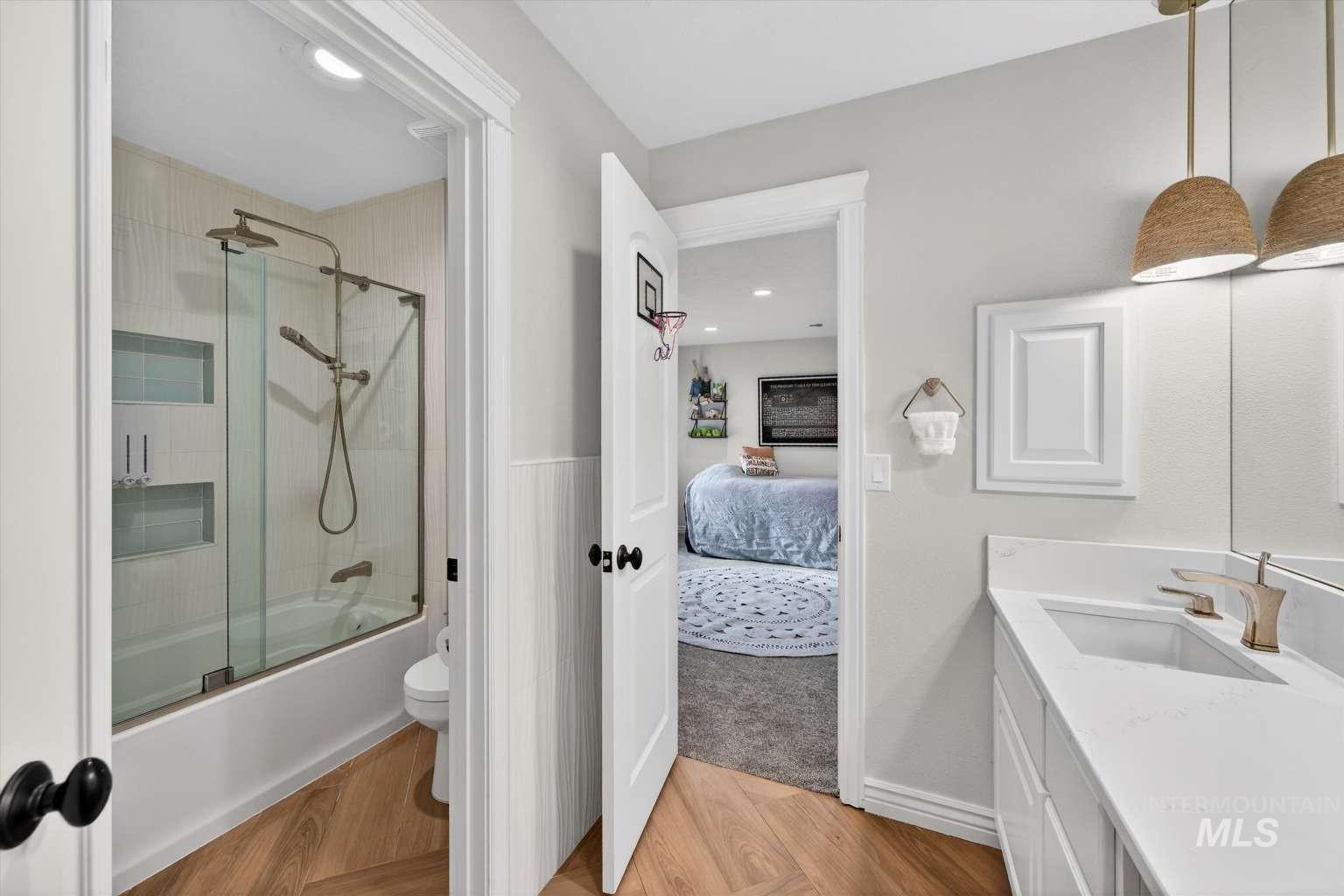 7887 S Old Farm Ln, Meridian, Idaho 83642, 6 Bedrooms, 5 Bathrooms, Residential For Sale, Price $1,695,000,MLS 98972237