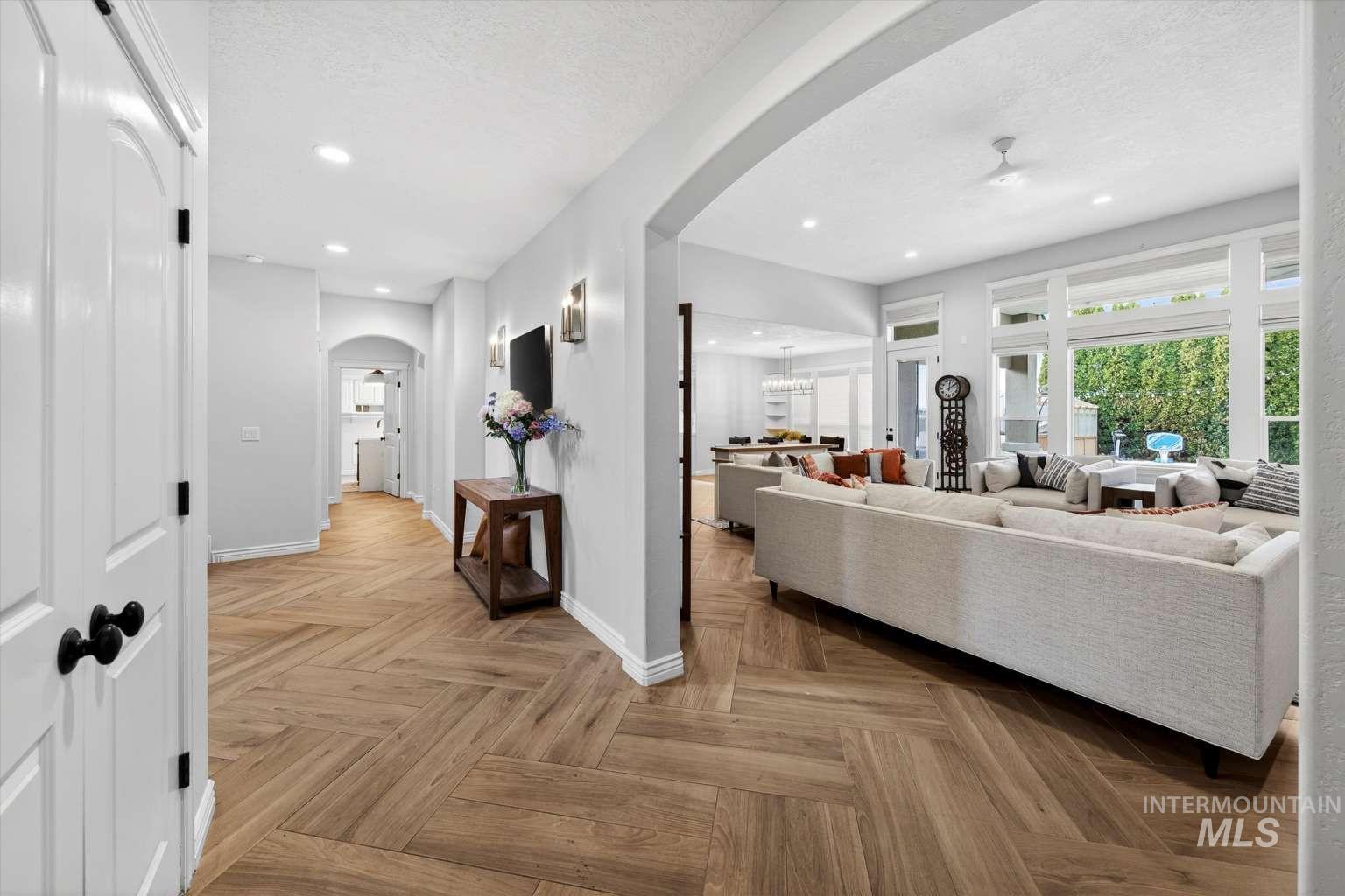 7887 S Old Farm Ln, Meridian, Idaho 83642, 6 Bedrooms, 5 Bathrooms, Residential For Sale, Price $1,695,000,MLS 98972237