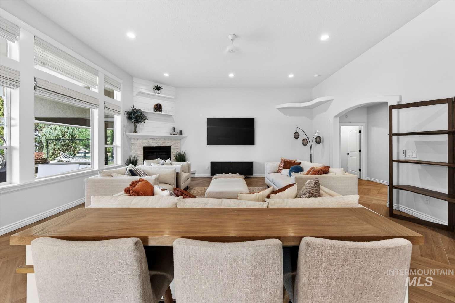 7887 S Old Farm Ln, Meridian, Idaho 83642, 6 Bedrooms, 5 Bathrooms, Residential For Sale, Price $1,695,000,MLS 98972237