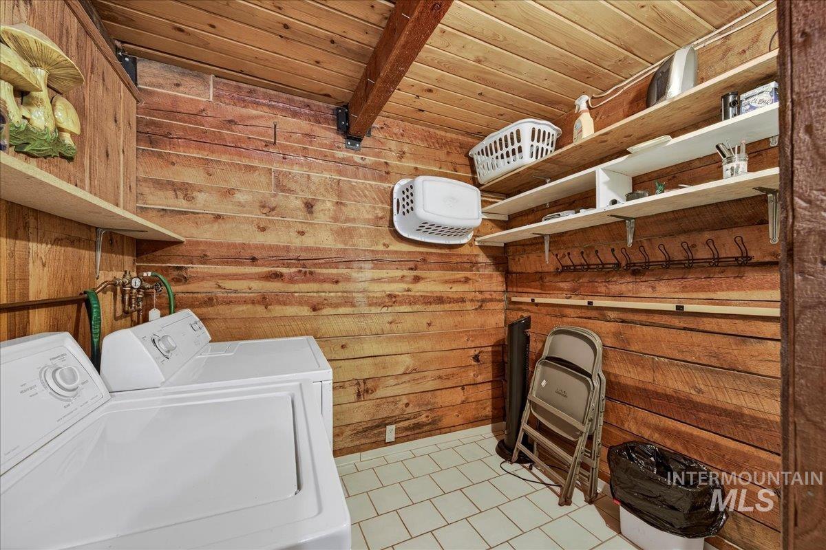 138 Castle Mountain, Garden Valley, Idaho 83642, 2 Bedrooms, 1 Bathroom, Residential For Sale, Price $425,000,MLS 98972239