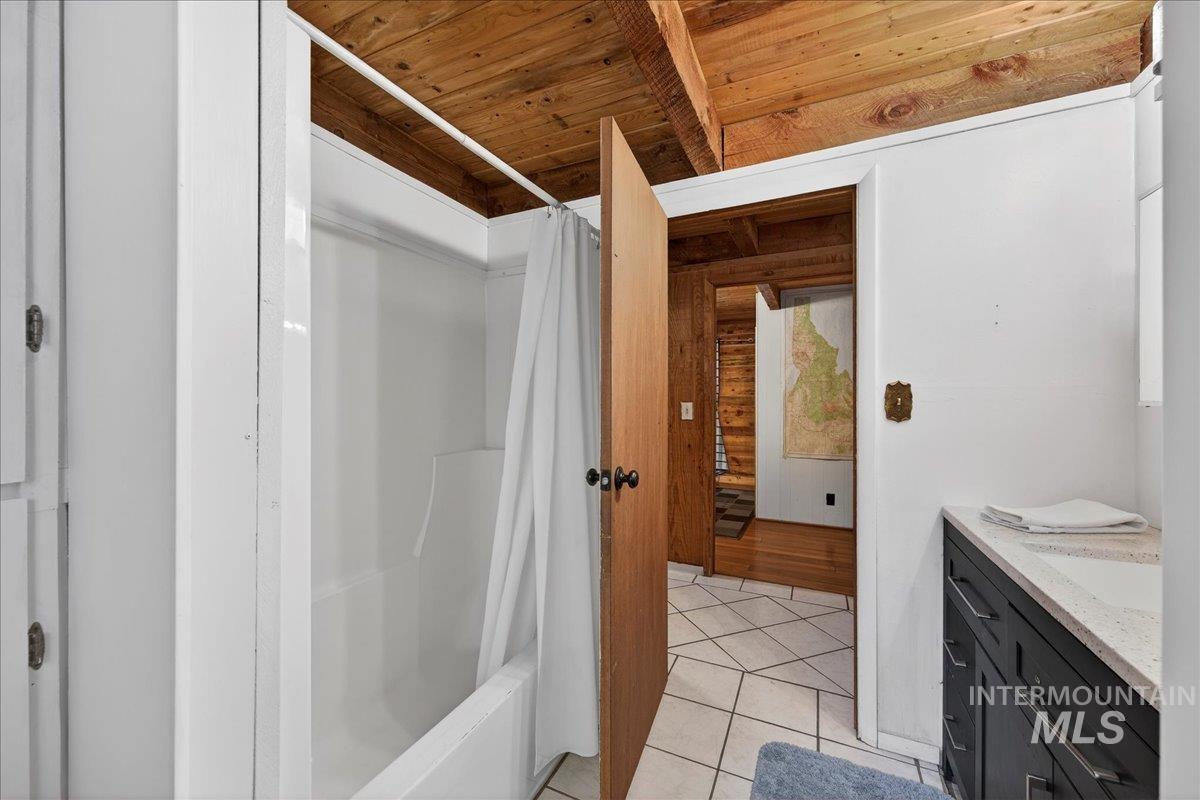 138 Castle Mountain, Garden Valley, Idaho 83642, 2 Bedrooms, 1 Bathroom, Residential For Sale, Price $425,000,MLS 98972239