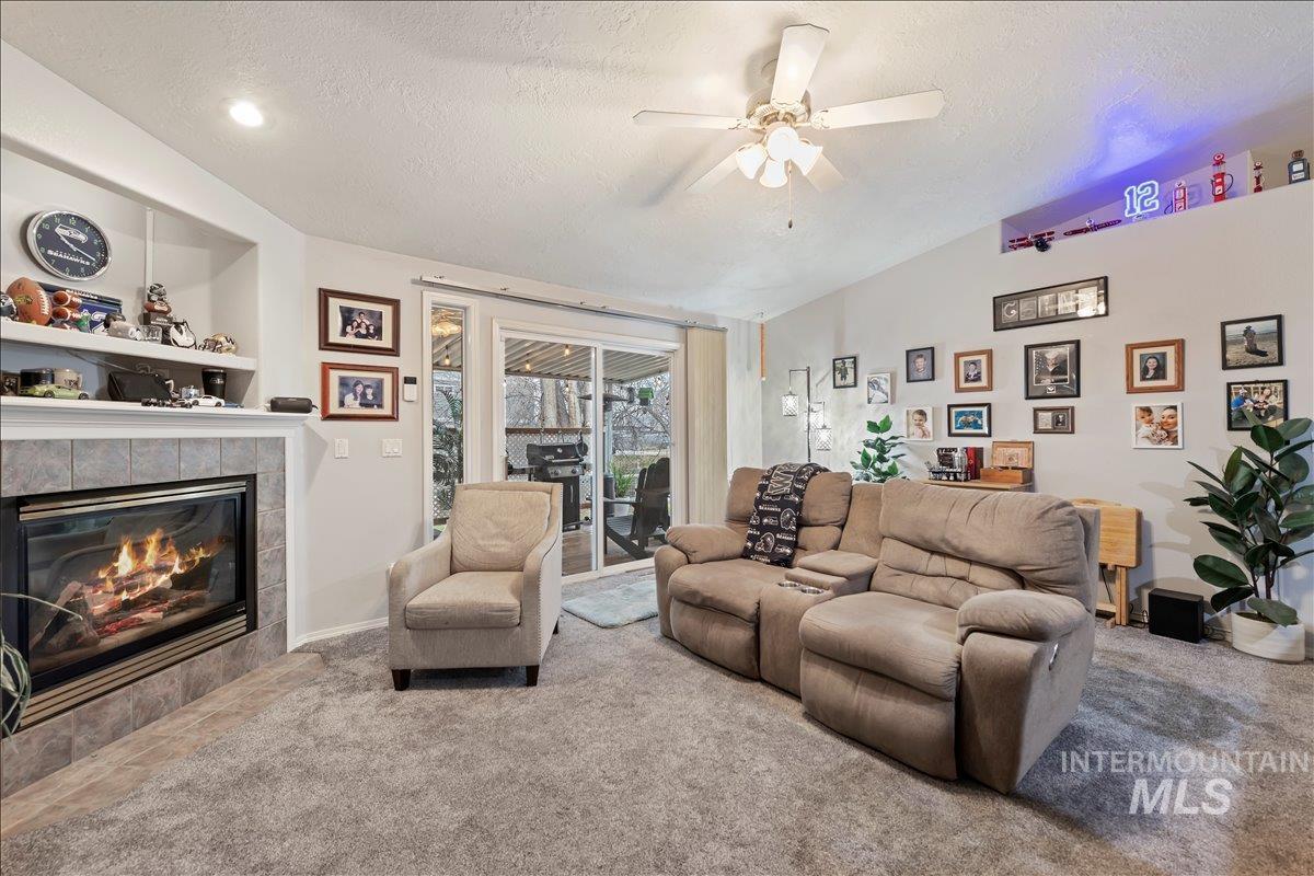 1417 Lois Lane, Nampa, Idaho 83686, 2 Bedrooms, 2.5 Bathrooms, Residential For Sale, Price $350,000,MLS 98972240