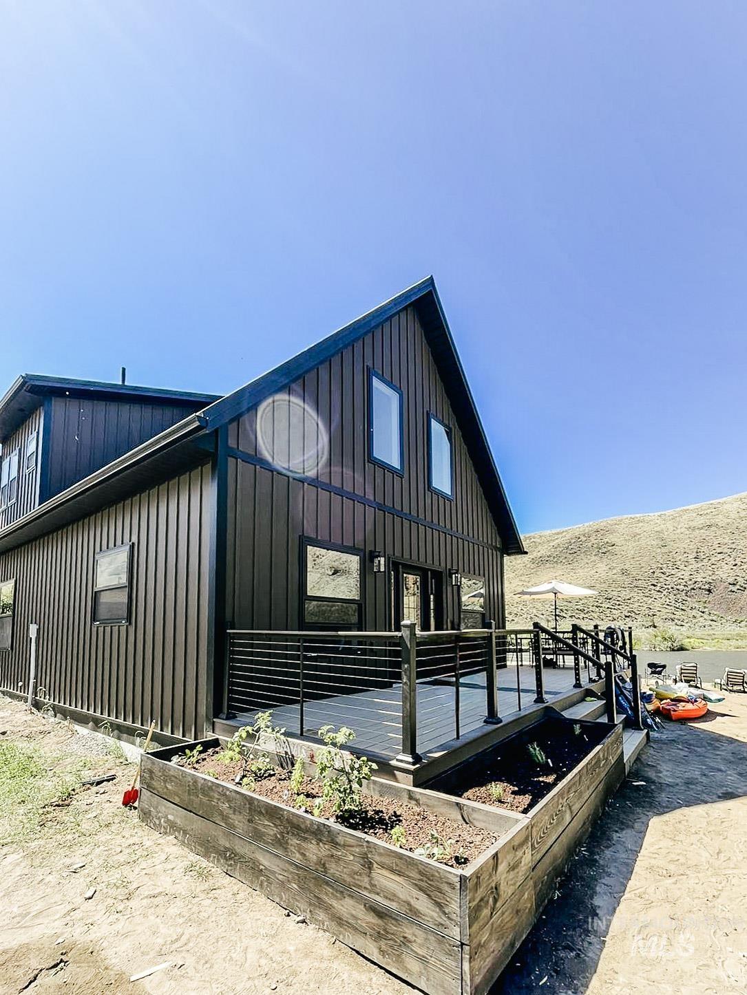 231 S Agate Drive, Salmon, Idaho 83467, 2 Bedrooms, 2 Bathrooms, Residential For Sale, Price $499,000,MLS 98972241