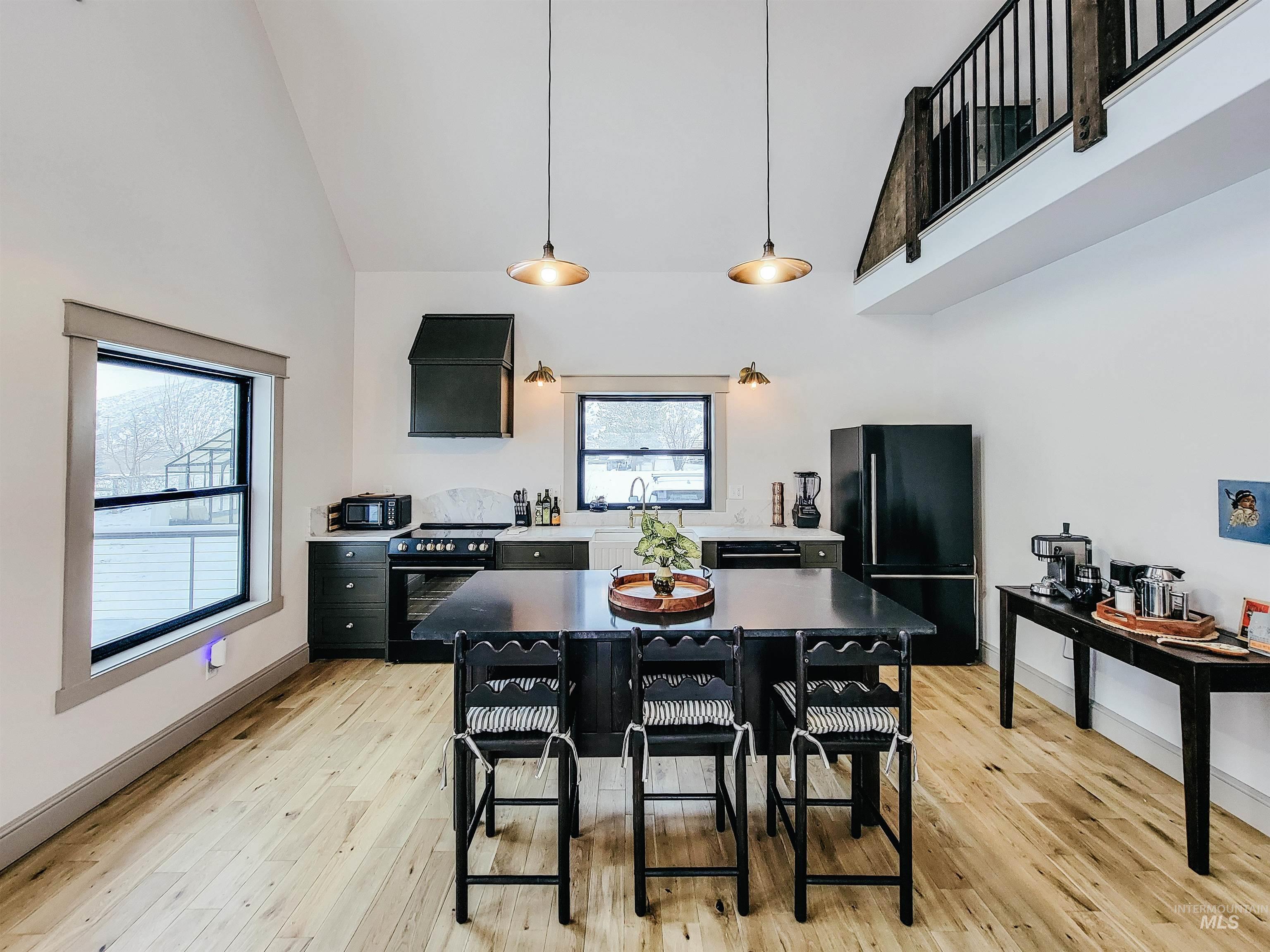 231 S Agate Drive, Salmon, Idaho 83467, 2 Bedrooms, 2 Bathrooms, Residential For Sale, Price $499,000,MLS 98972241