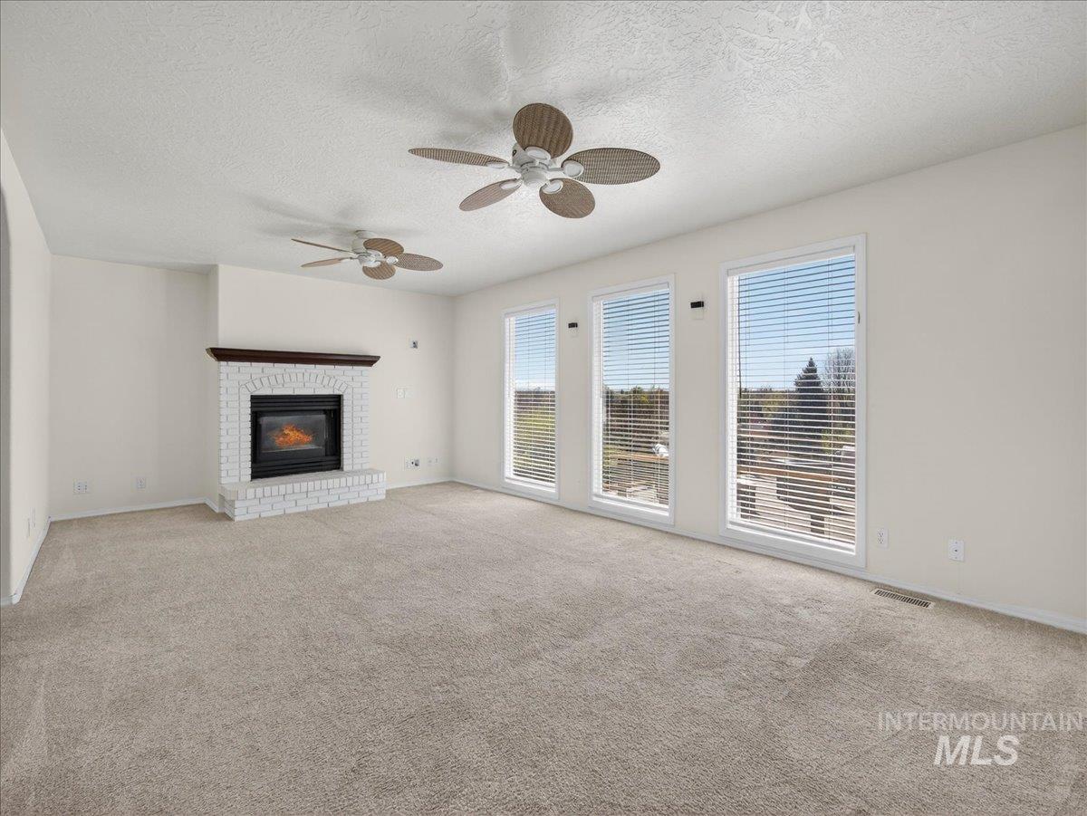 398 N Pebble Beach Way, Eagle, Idaho 83616, 4 Bedrooms, 2.5 Bathrooms, Residential For Sale, Price $599,995, 98972242