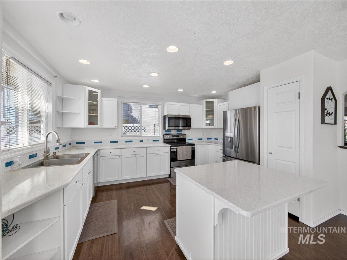 398 N Pebble Beach Way, Eagle, Idaho 83616, 4 Bedrooms, 2.5 Bathrooms, Residential For Sale, Price $629,000,MLS 98972242