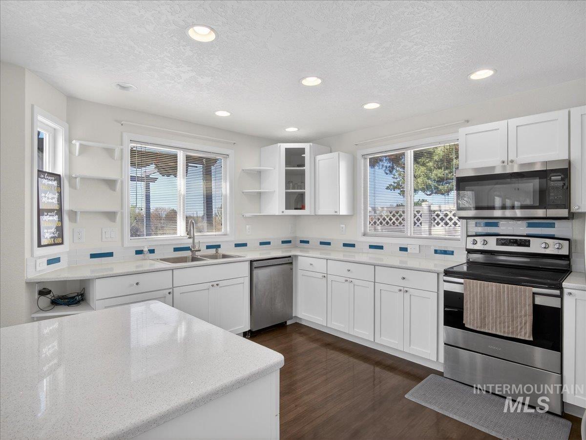 398 N Pebble Beach Way, Eagle, Idaho 83616, 4 Bedrooms, 2.5 Bathrooms, Residential For Sale, Price $625,000, 98972242