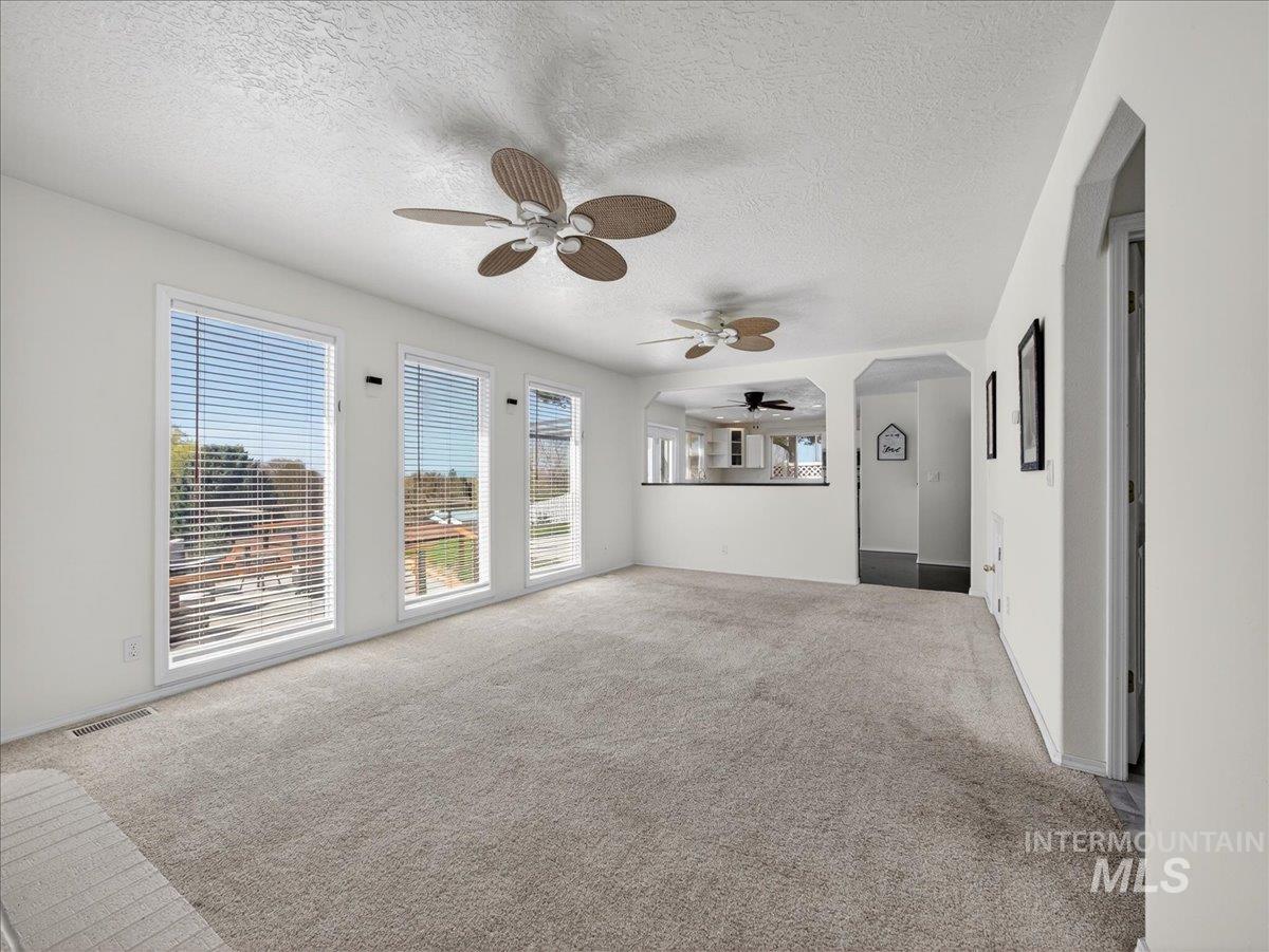 398 N Pebble Beach Way, Eagle, Idaho 83616, 4 Bedrooms, 2.5 Bathrooms, Residential For Sale, Price $629,000,MLS 98972242