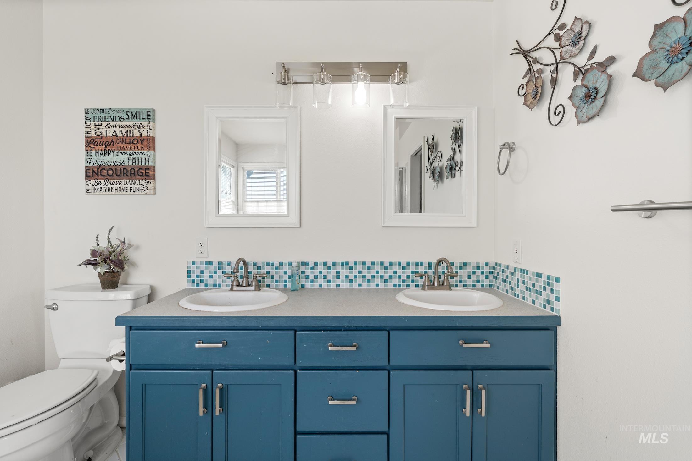 398 N Pebble Beach Way, Eagle, Idaho 83616, 4 Bedrooms, 2.5 Bathrooms, Residential For Sale, Price $698,500,MLS 98972242