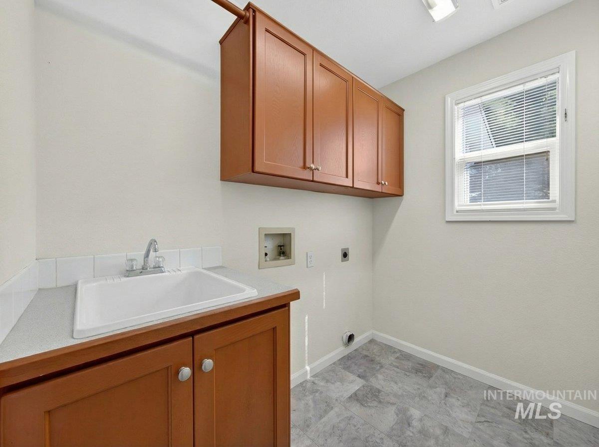 398 N Pebble Beach Way, Eagle, Idaho 83616, 4 Bedrooms, 2.5 Bathrooms, Residential For Sale, Price $629,000,MLS 98972242