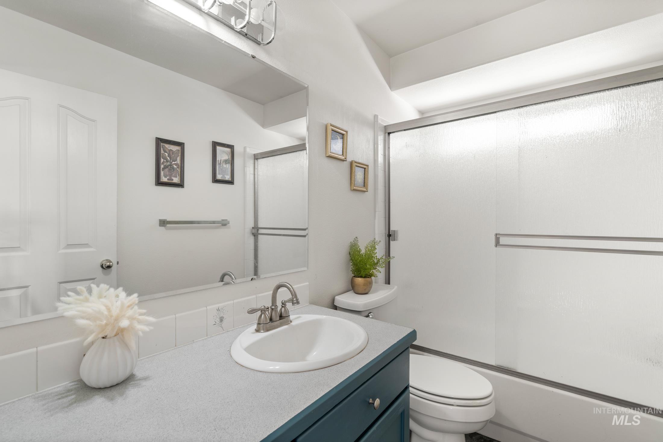 398 N Pebble Beach Way, Eagle, Idaho 83616, 4 Bedrooms, 2.5 Bathrooms, Residential For Sale, Price $698,500,MLS 98972242