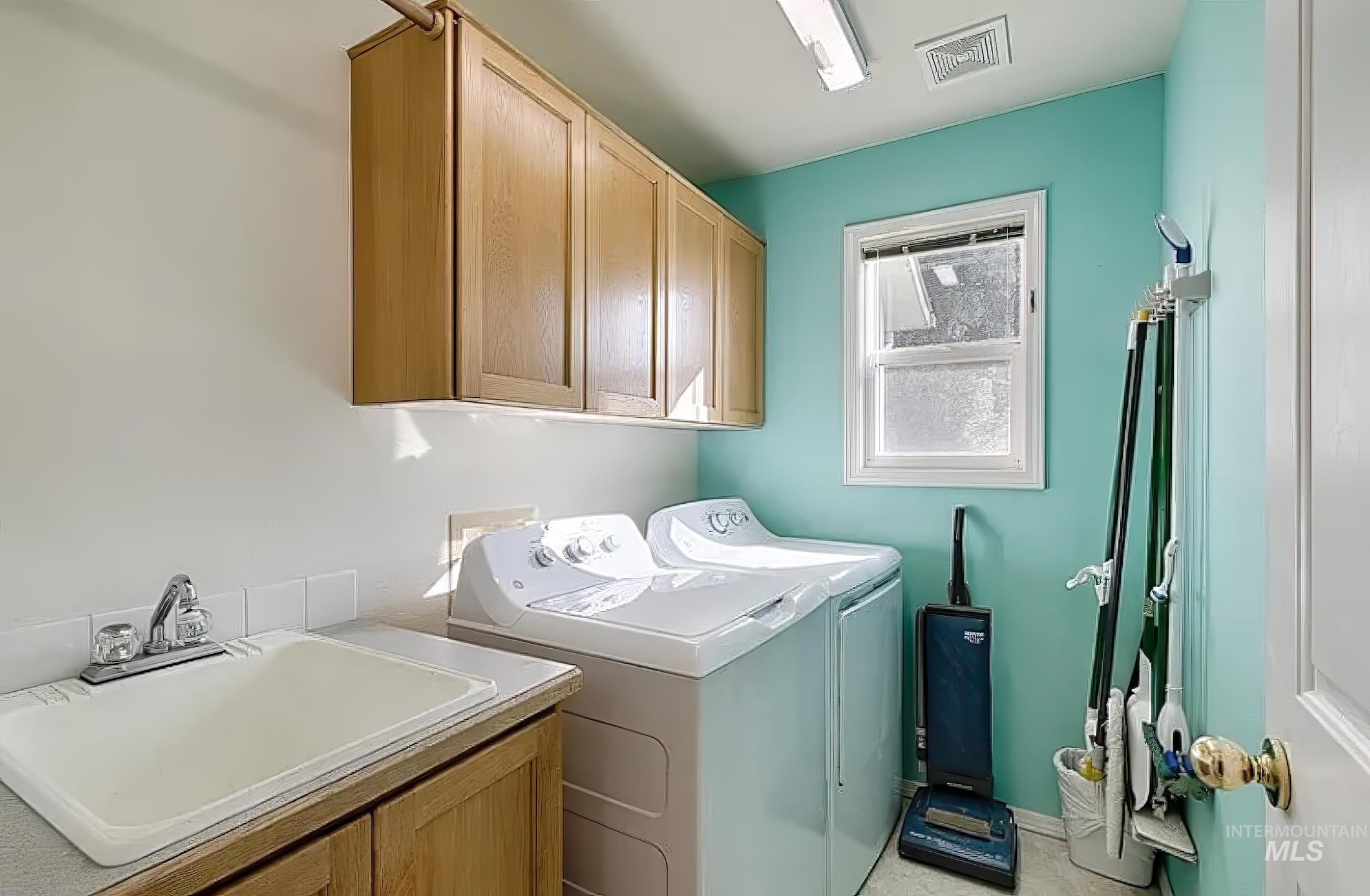 398 N Pebble Beach Way, Eagle, Idaho 83616, 4 Bedrooms, 2.5 Bathrooms, Residential For Sale, Price $698,500,MLS 98972242