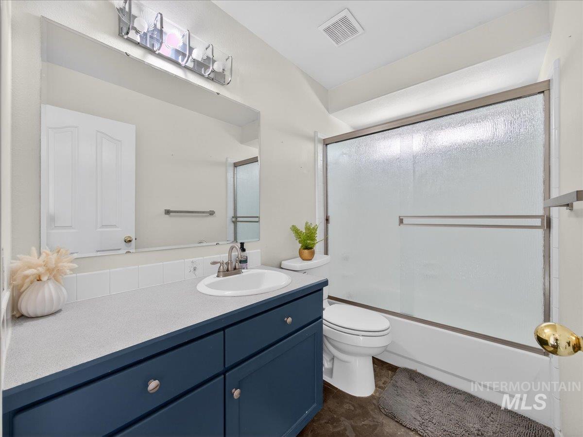 398 N Pebble Beach Way, Eagle, Idaho 83616, 4 Bedrooms, 2.5 Bathrooms, Residential For Sale, Price $625,000, 98972242