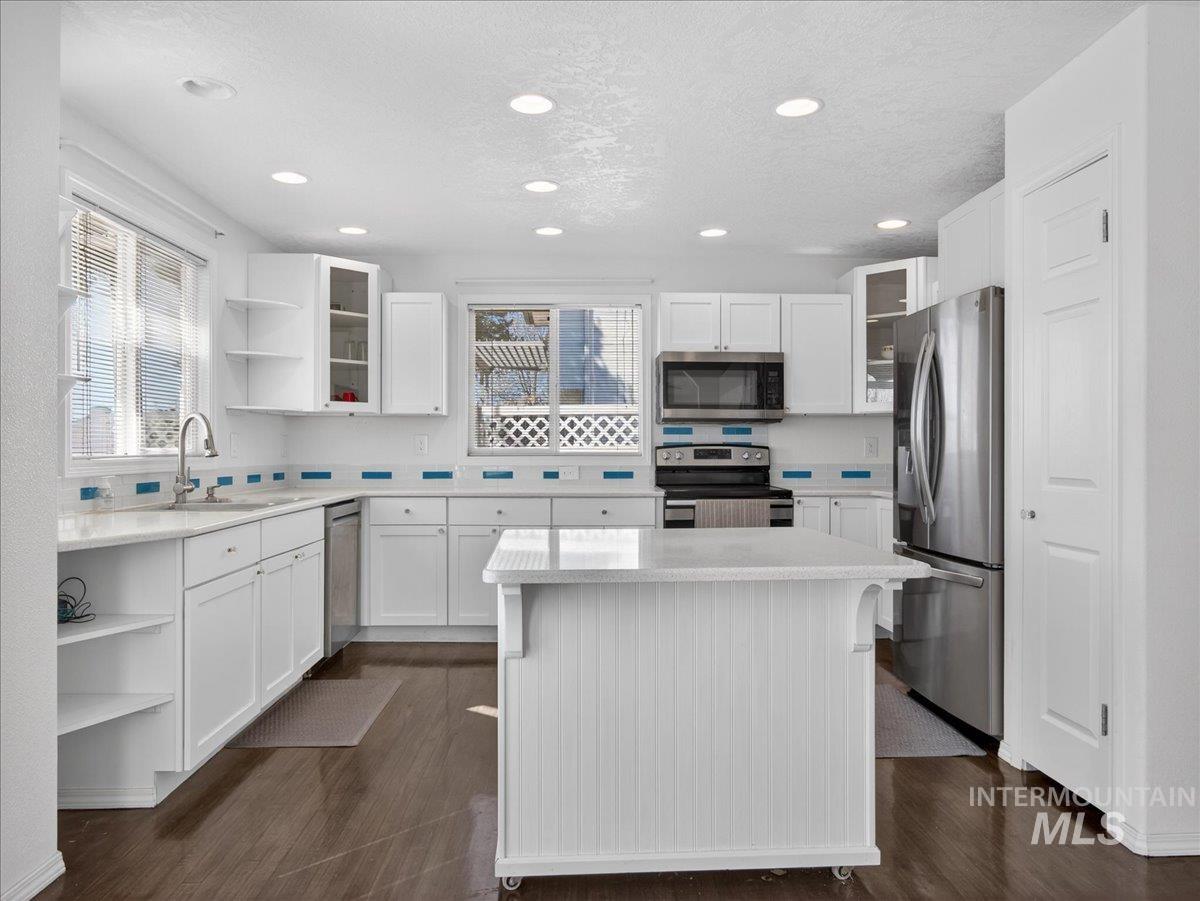 398 N Pebble Beach Way, Eagle, Idaho 83616, 4 Bedrooms, 2.5 Bathrooms, Residential For Sale, Price $599,995, 98972242