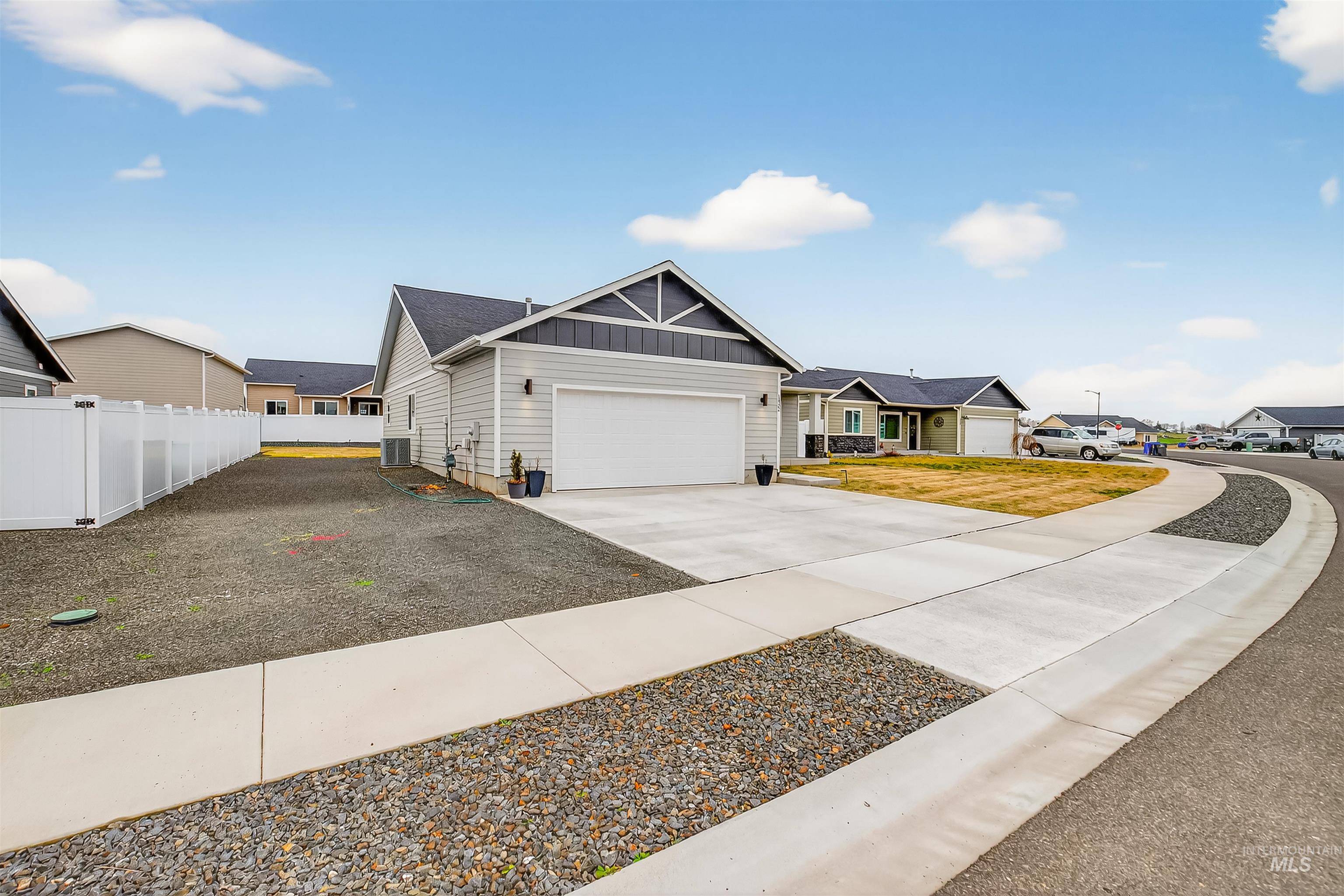 1432 Horizon Ct., Lewiston, Idaho 83501, 3 Bedrooms, 2 Bathrooms, Residential For Sale, Price $444,000,MLS 98972248