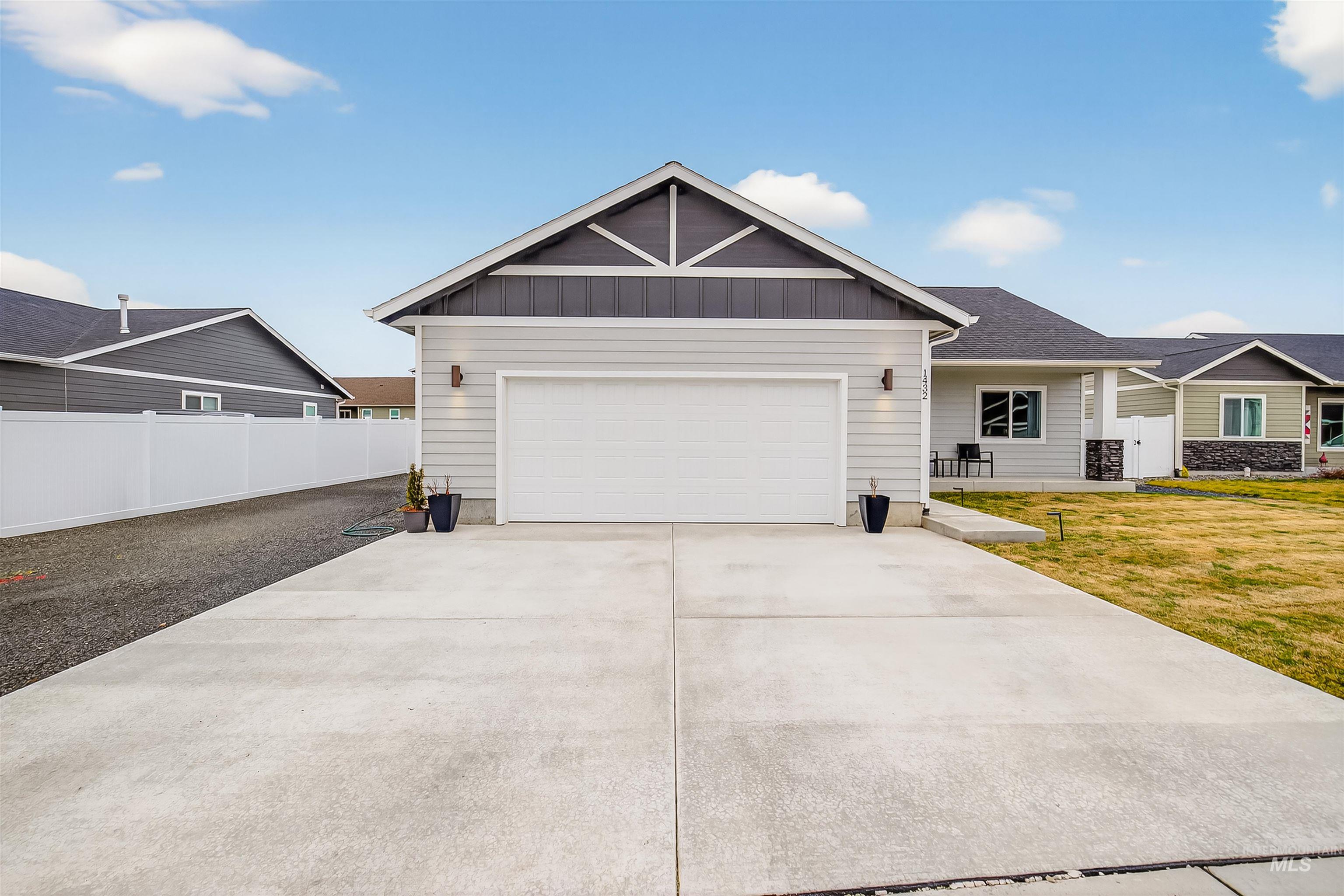 1432 Horizon Ct., Lewiston, Idaho 83501, 3 Bedrooms, 2 Bathrooms, Residential For Sale, Price $444,000,MLS 98972248