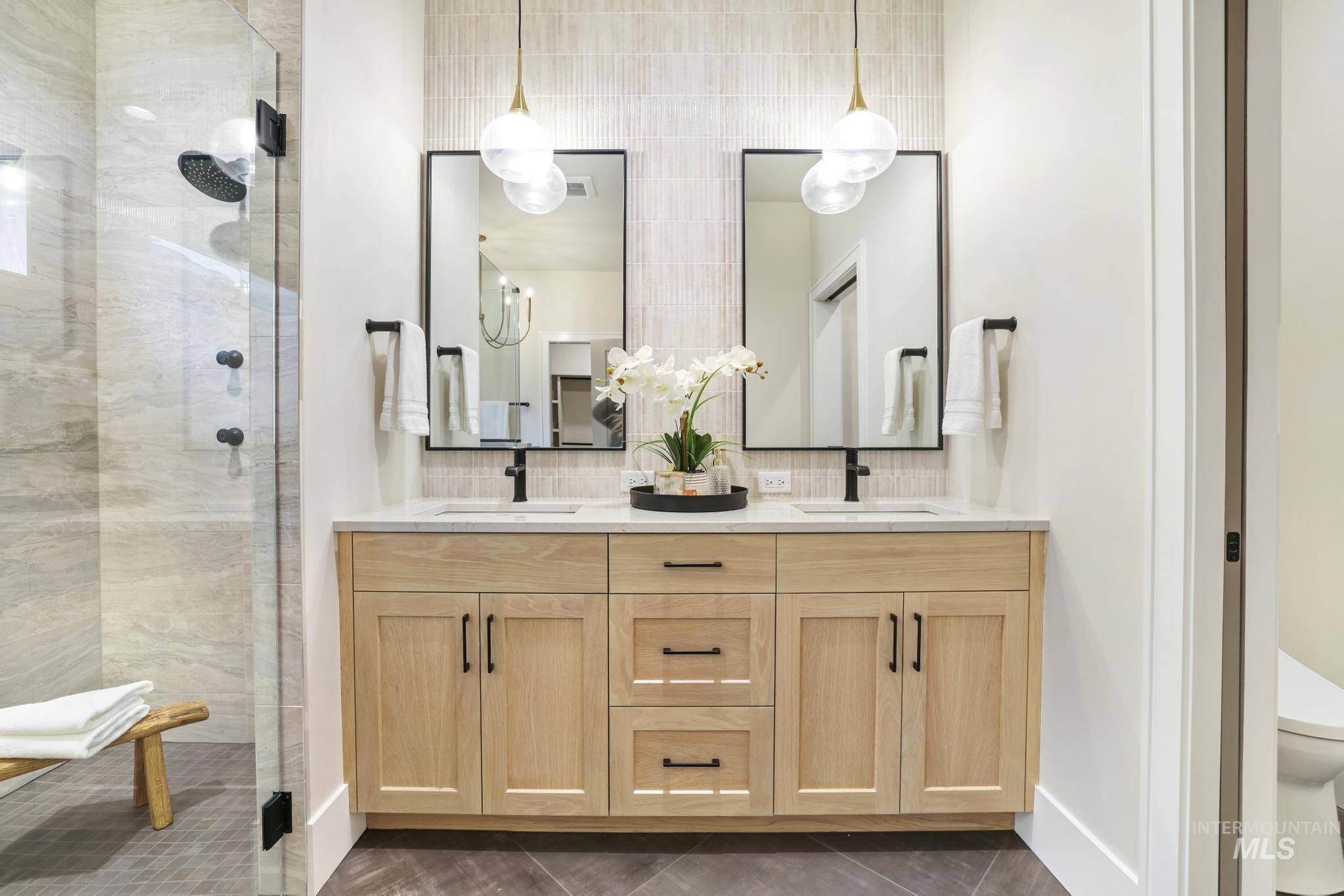 536 Canyon Falls Dr, Twin Falls, Idaho 83301, 4 Bedrooms, 2 Bathrooms, Residential For Sale, Price $685,000,MLS 98972249