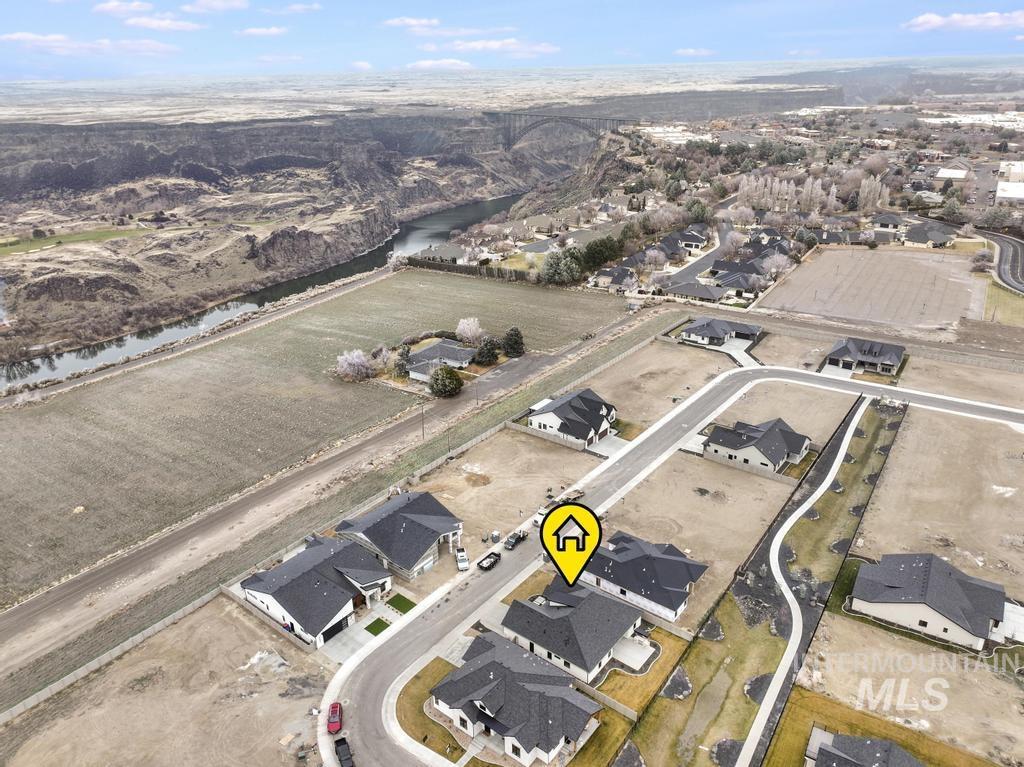 536 Canyon Falls Dr, Twin Falls, Idaho 83301, 4 Bedrooms, 2 Bathrooms, Residential For Sale, Price $673,900, 98972249