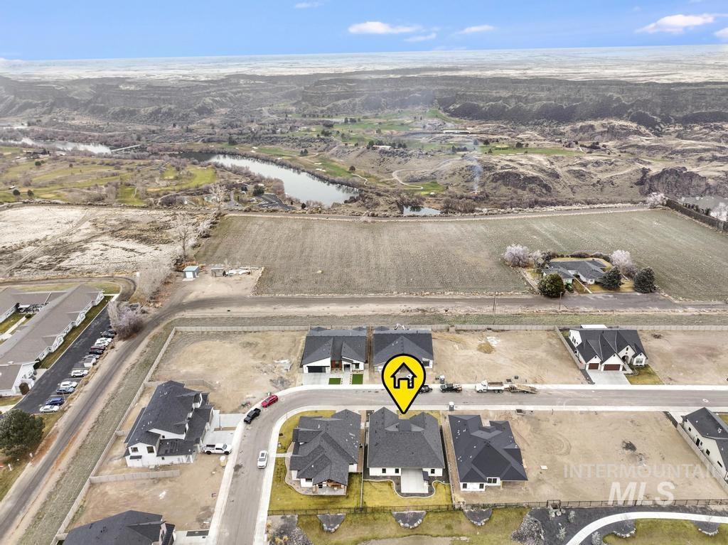 536 Canyon Falls Dr, Twin Falls, Idaho 83301, 4 Bedrooms, 2 Bathrooms, Residential For Sale, Price $673,900, 98972249