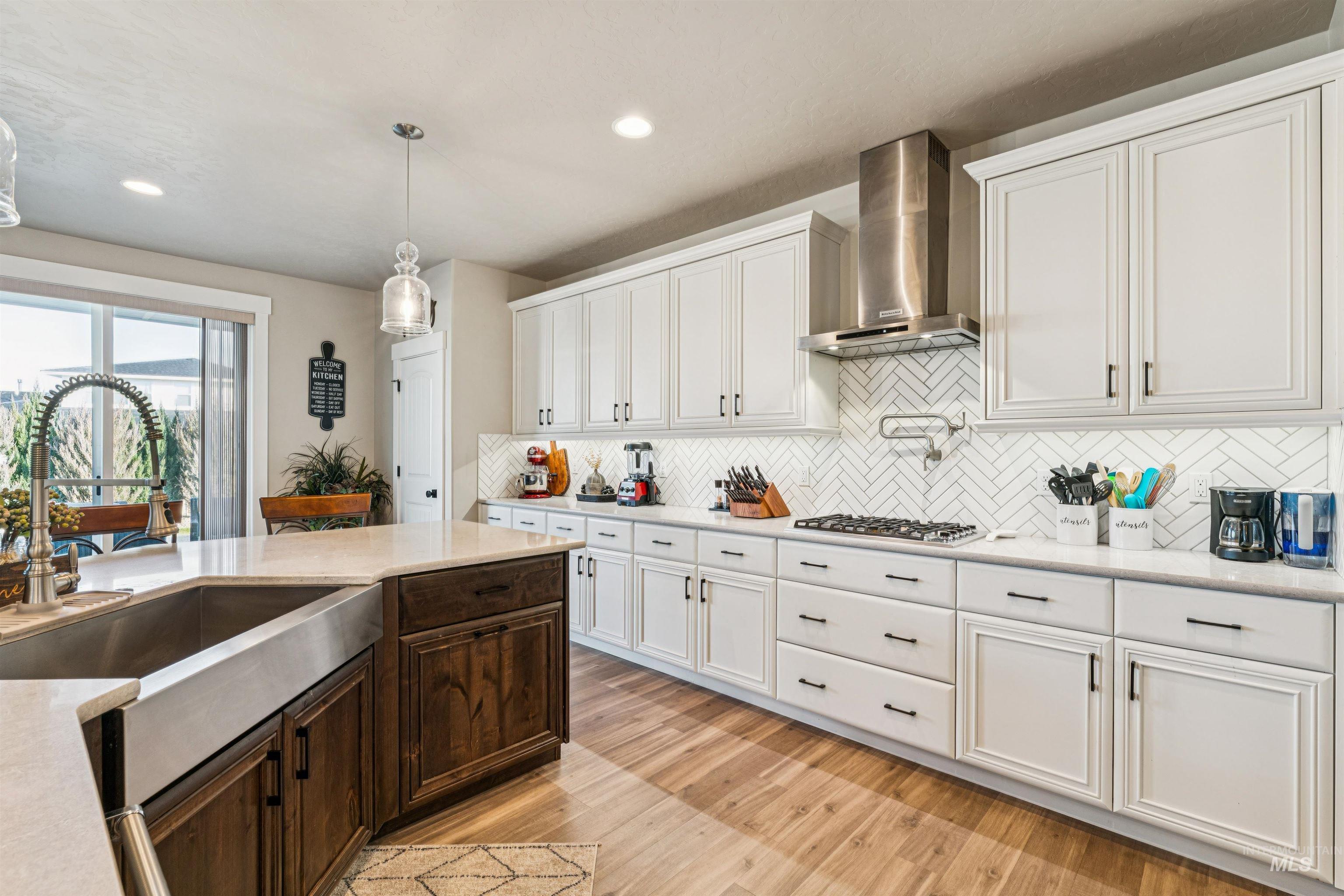 5522 W Avilla Drive, Meridian, Idaho 83646, 3 Bedrooms, 2.5 Bathrooms, Residential For Sale, Price $765,000,MLS 98972250