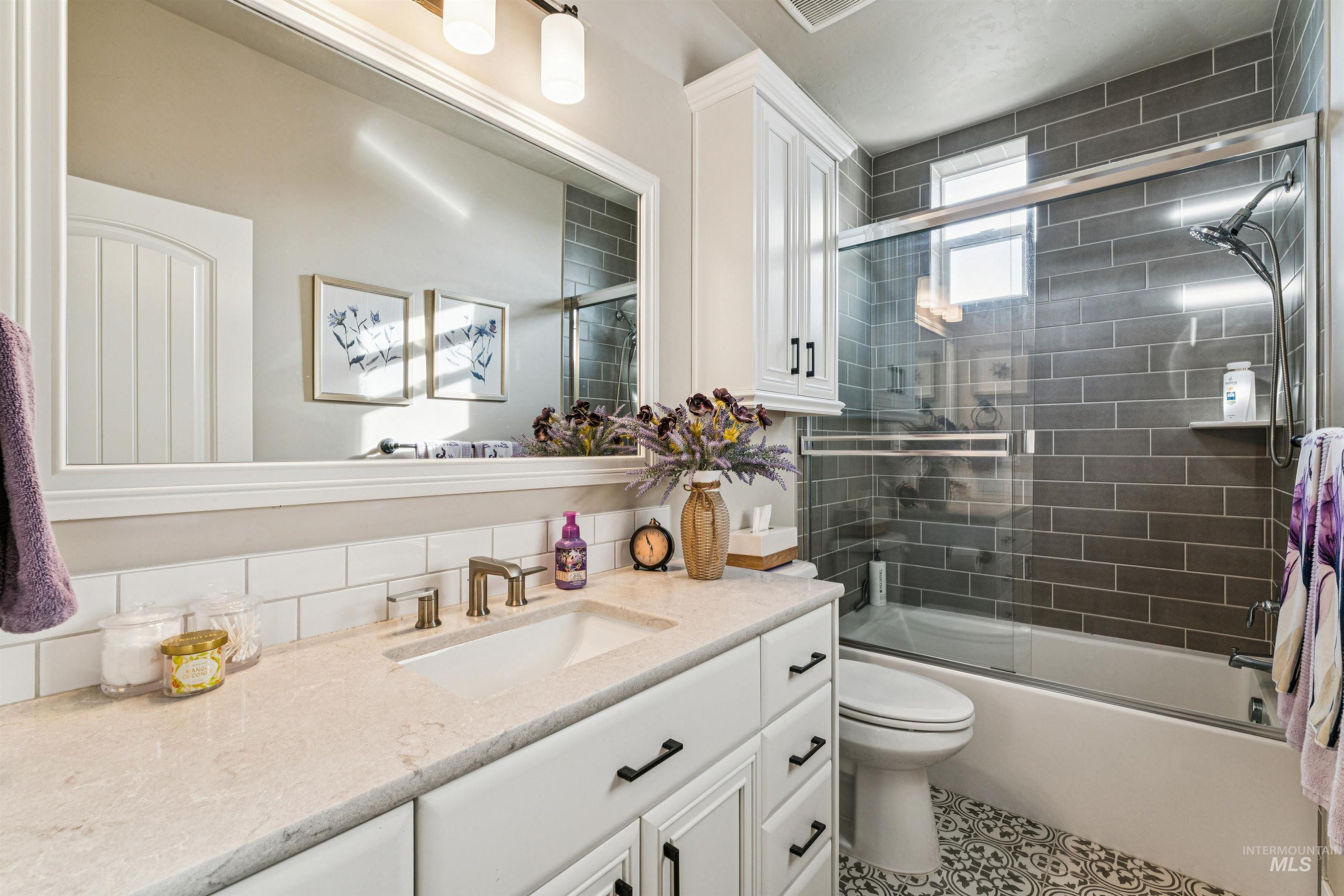 5522 W Avilla Drive, Meridian, Idaho 83646, 3 Bedrooms, 2.5 Bathrooms, Residential For Sale, Price $765,000,MLS 98972250