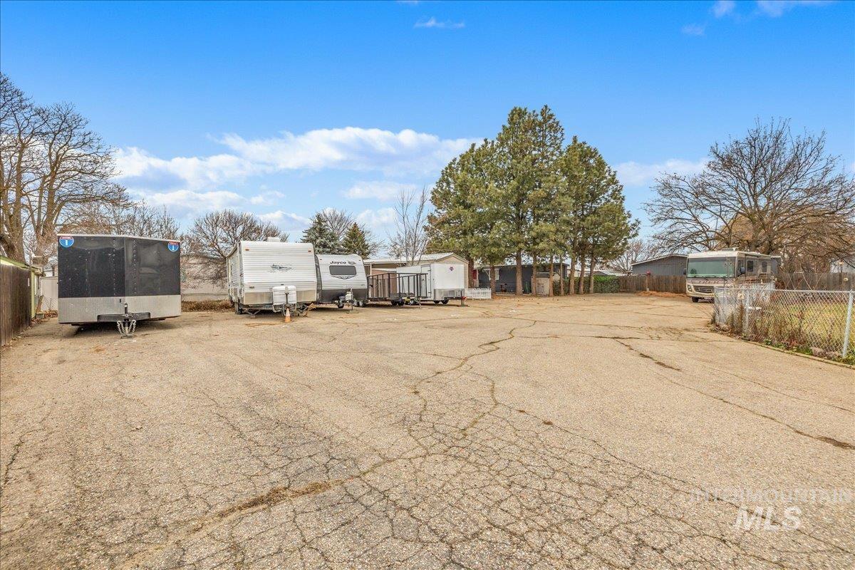 307 Driftwood Rd, Boise, Idaho 83713, 2 Bedrooms, 2 Bathrooms, Residential For Sale, Price $120,000,MLS 98972251