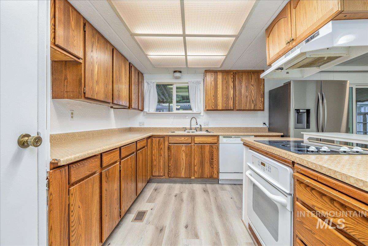 307 Driftwood Rd, Boise, Idaho 83713, 2 Bedrooms, 2 Bathrooms, Residential For Sale, Price $110,000, 98972251