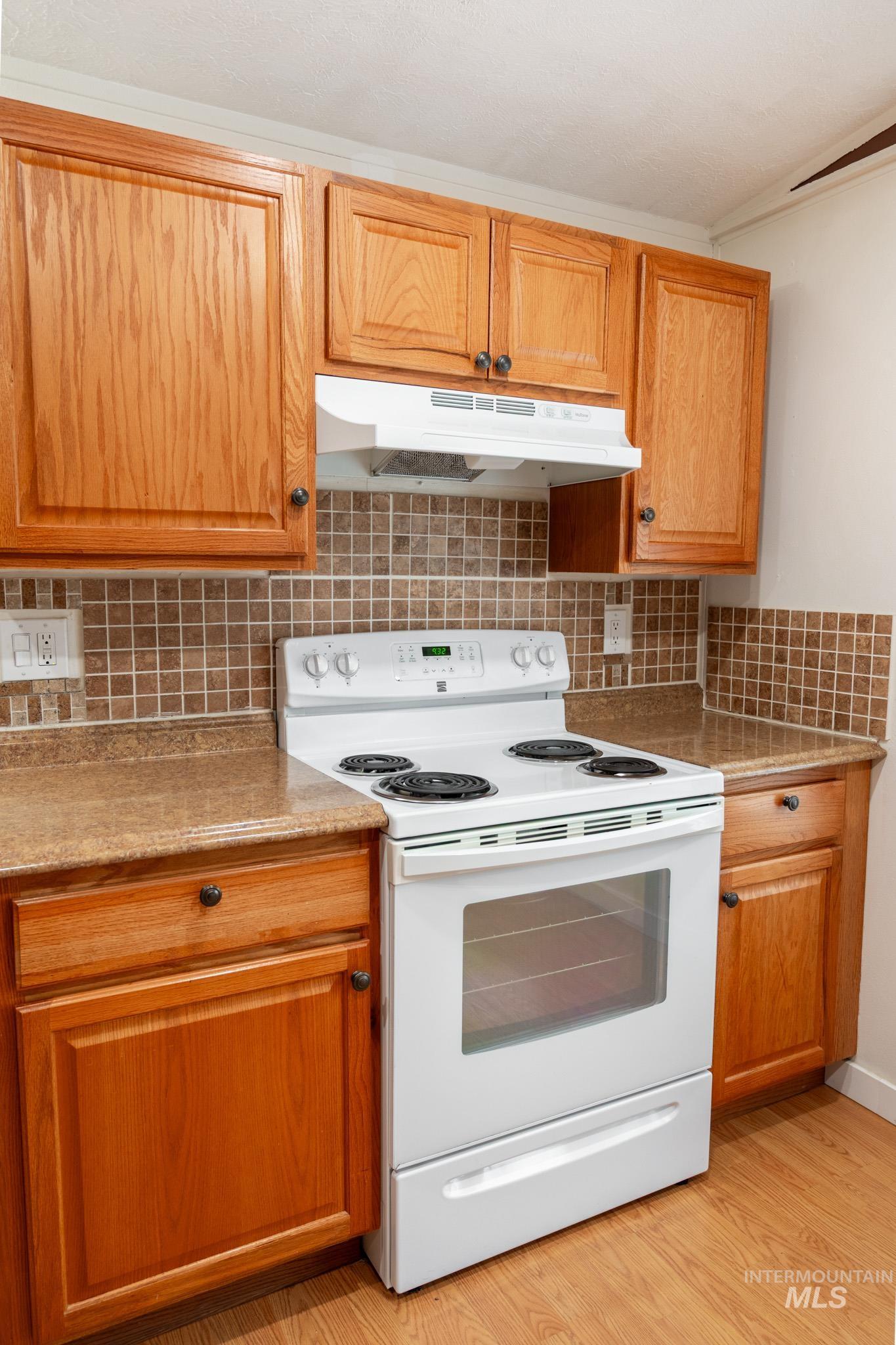 2701 N Alder Drive, Fruitland, Idaho 83619, 2 Bedrooms, 1 Bathroom, Residential For Sale, Price $79,500,MLS 98972252