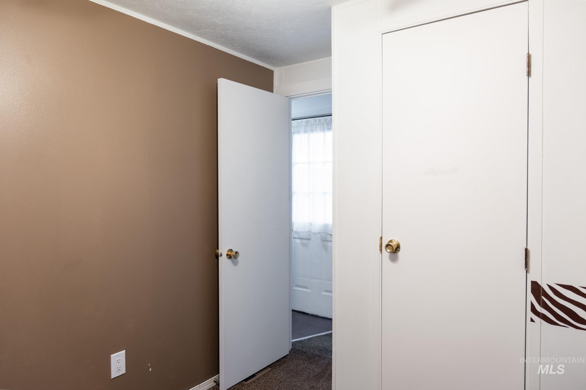 2701 N Alder Drive, Fruitland, Idaho 83619, 2 Bedrooms, 1 Bathroom, Residential For Sale, Price $79,500,MLS 98972252