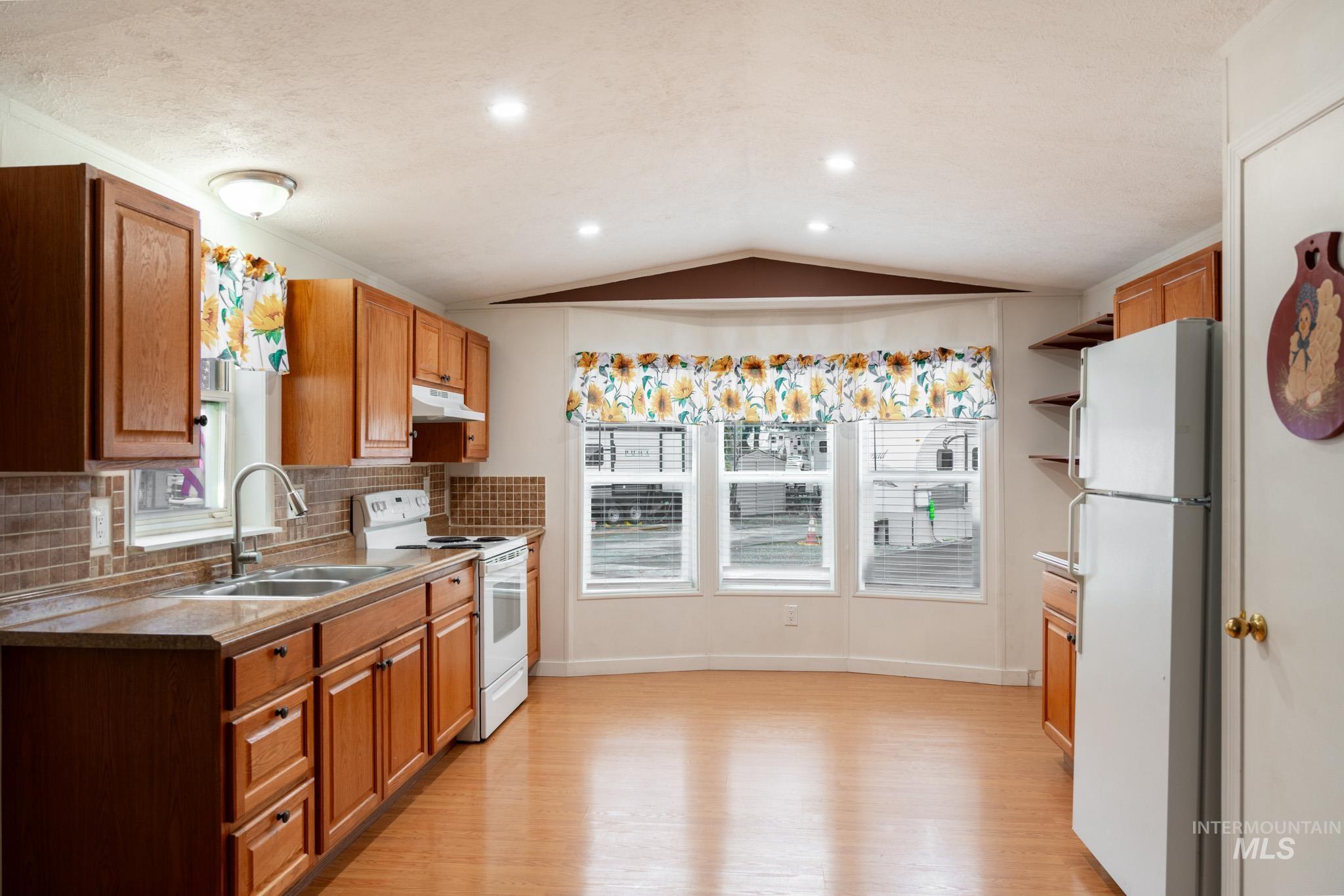 2701 N Alder Drive, Fruitland, Idaho 83619, 2 Bedrooms, 1 Bathroom, Residential For Sale, Price $79,500,MLS 98972252