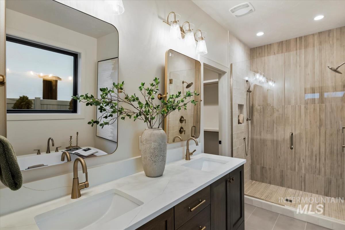 141 NE 8th St, Fruitland, Idaho 83619, 3 Bedrooms, 2 Bathrooms, Residential For Sale, Price $615,000,MLS 98972260