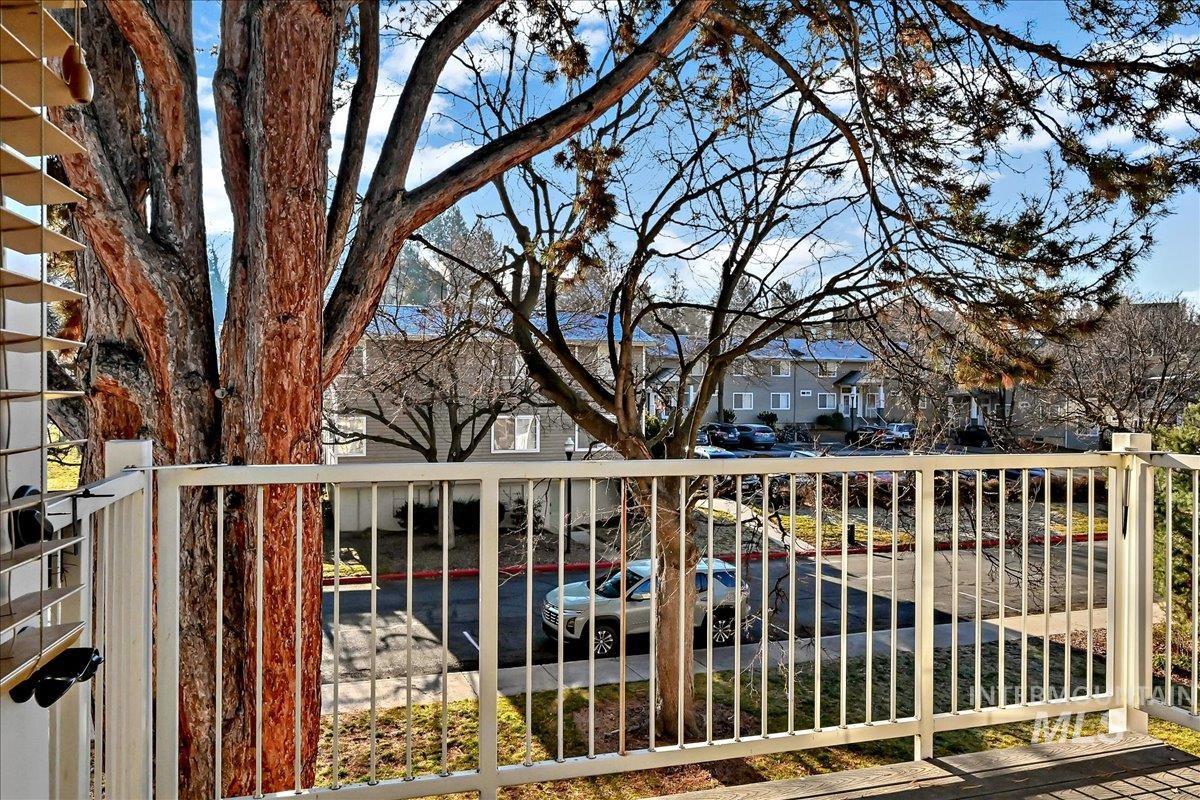 305 Village Lane, Boise, Idaho 83702, 1 Bedroom, 1 Bathroom, Residential For Sale, Price $329,000,MLS 98972262