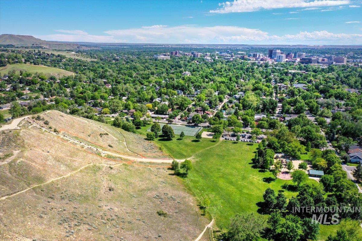 305 Village Lane, Boise, Idaho 83702, 1 Bedroom, 1 Bathroom, Residential For Sale, Price $329,000,MLS 98972262