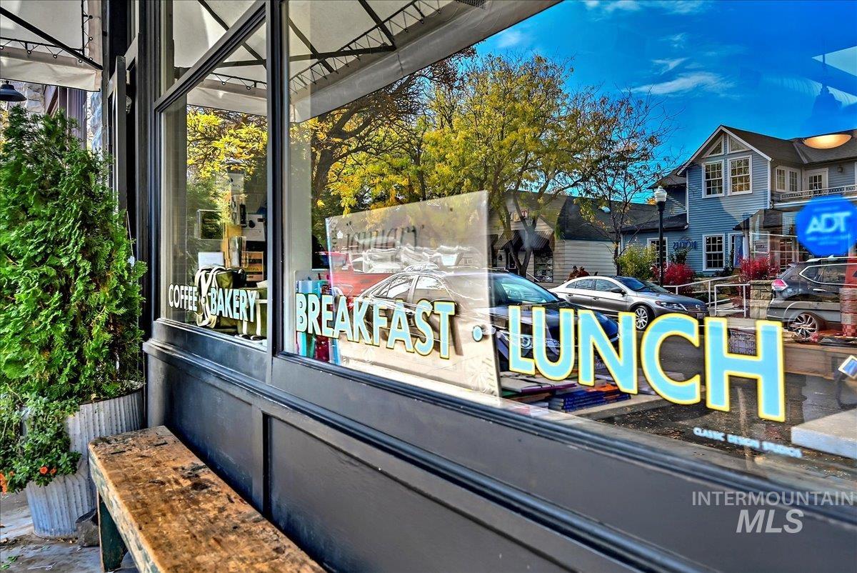 305 Village Lane, Boise, Idaho 83702, 1 Bedroom, 1 Bathroom, Residential For Sale, Price $329,000,MLS 98972262