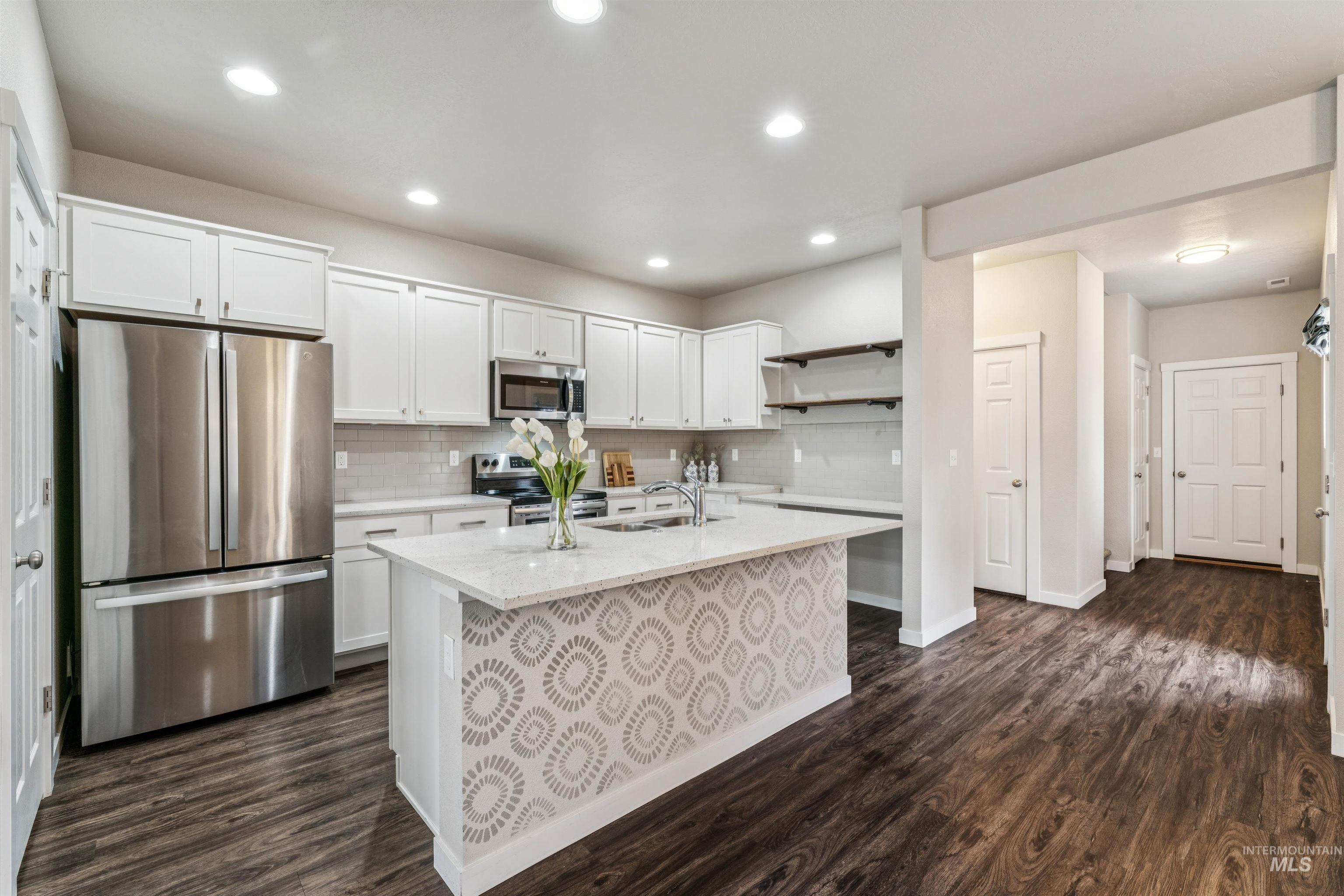 9968 W Smoke Ranch Drive, Boise, Idaho 83709, 3 Bedrooms, 2.5 Bathrooms, Residential For Sale, Price $474,900,MLS 98972264