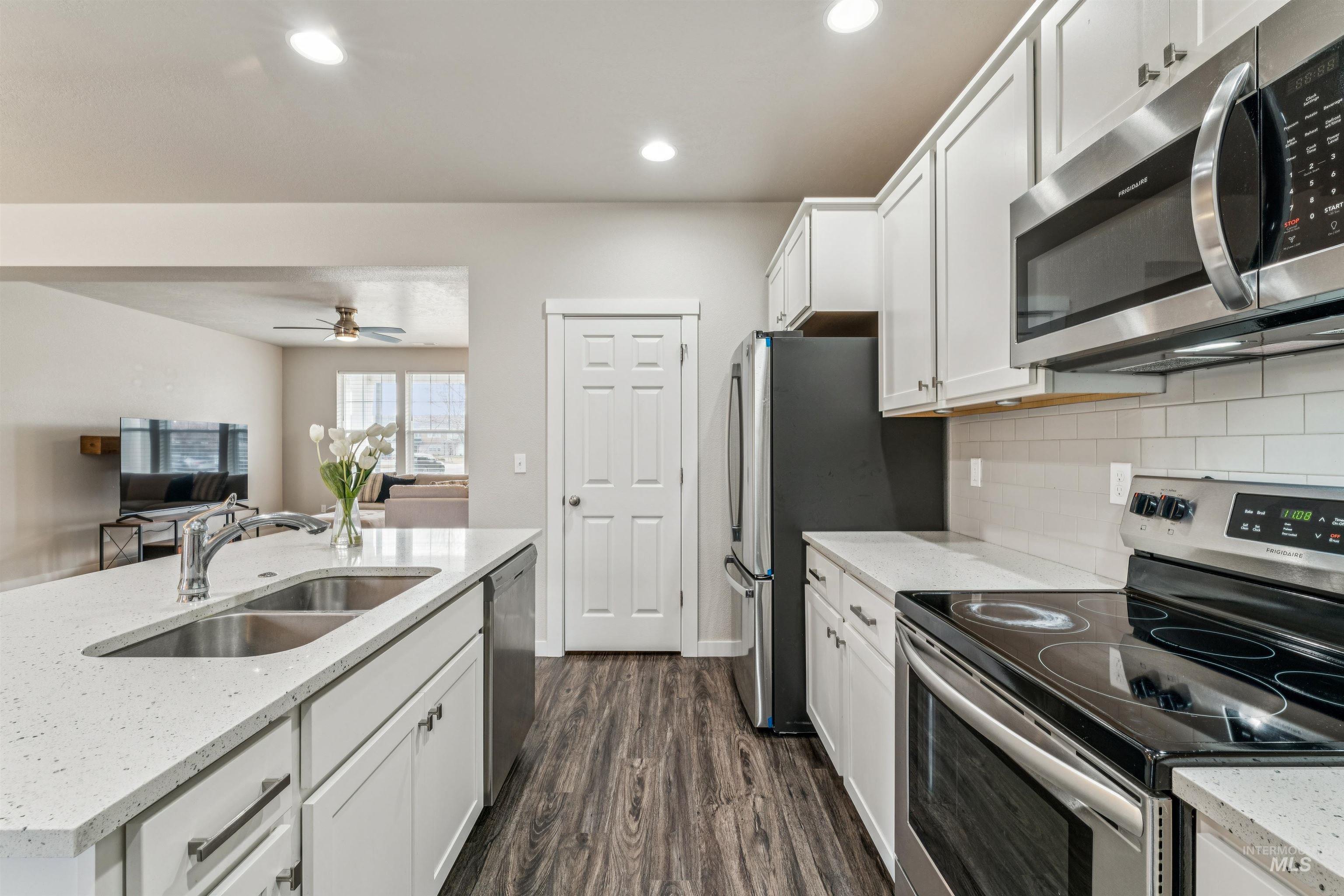 9968 W Smoke Ranch Drive, Boise, Idaho 83709, 3 Bedrooms, 2.5 Bathrooms, Residential For Sale, Price $474,900,MLS 98972264