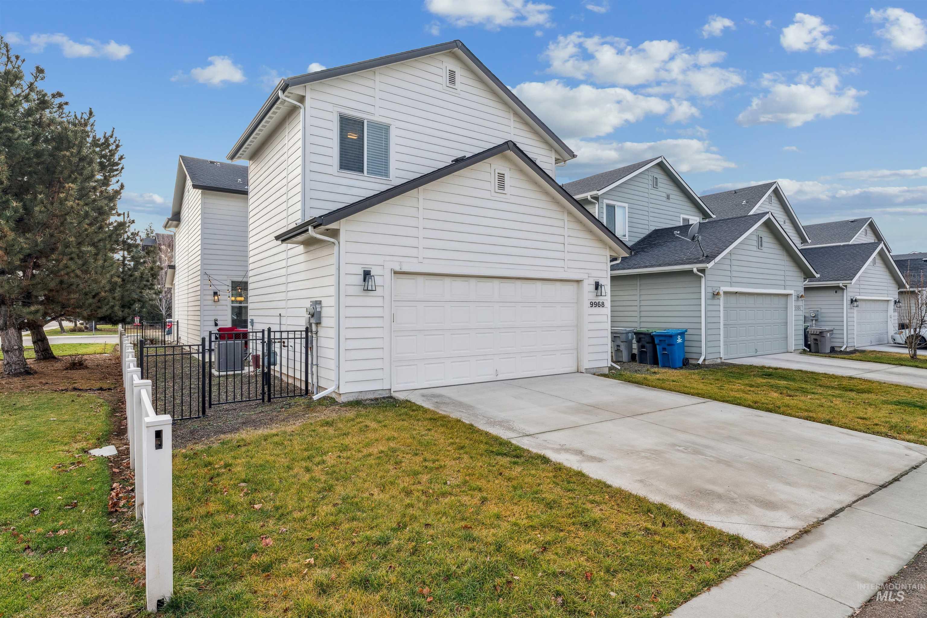 9968 W Smoke Ranch Drive, Boise, Idaho 83709, 3 Bedrooms, 2.5 Bathrooms, Residential For Sale, Price $474,900,MLS 98972264