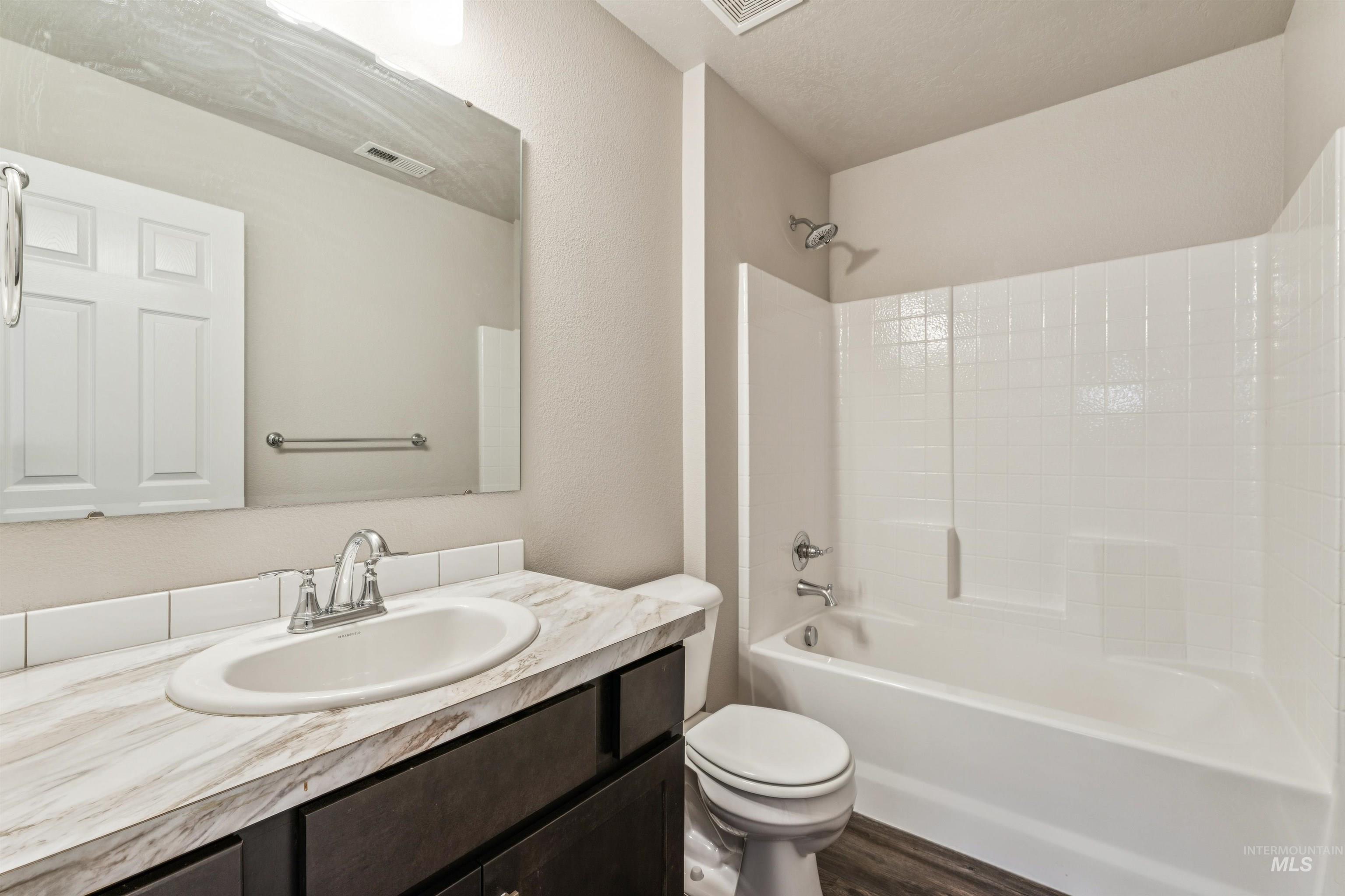 9968 W Smoke Ranch Drive, Boise, Idaho 83709, 3 Bedrooms, 2.5 Bathrooms, Residential For Sale, Price $474,900,MLS 98972264