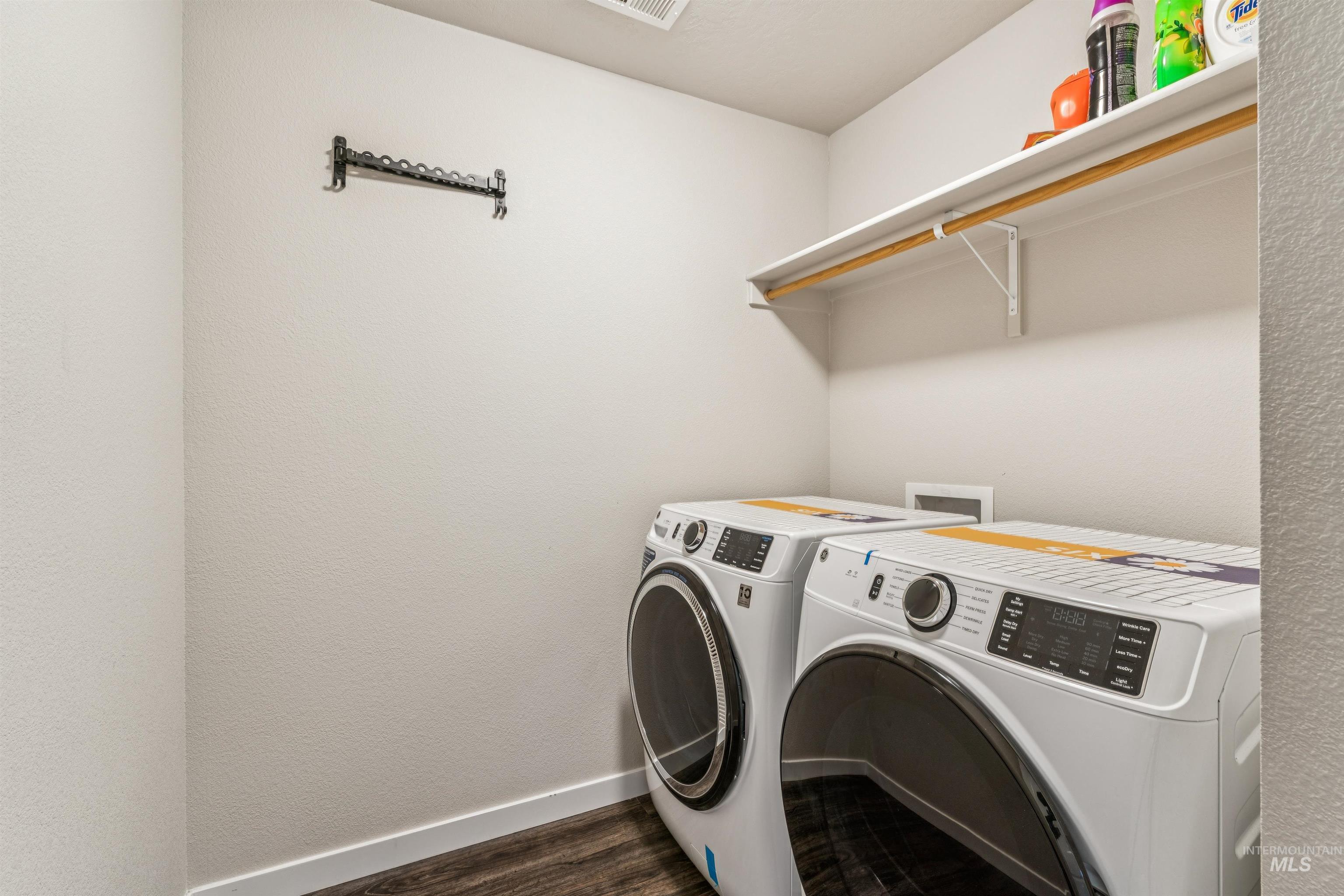 9968 W Smoke Ranch Drive, Boise, Idaho 83709, 3 Bedrooms, 2.5 Bathrooms, Residential For Sale, Price $474,900,MLS 98972264