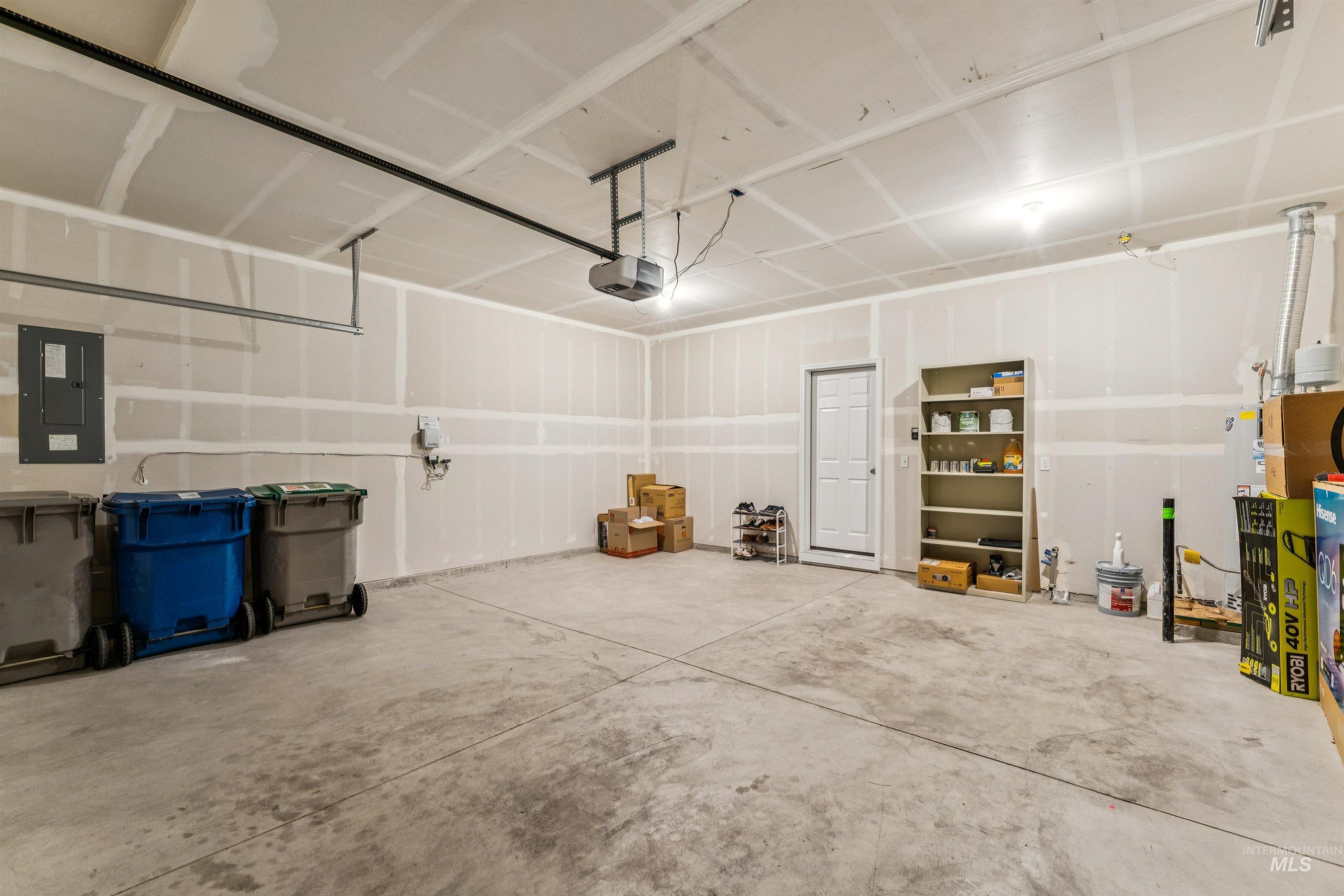 9968 W Smoke Ranch Drive, Boise, Idaho 83709, 3 Bedrooms, 2.5 Bathrooms, Residential For Sale, Price $474,900,MLS 98972264