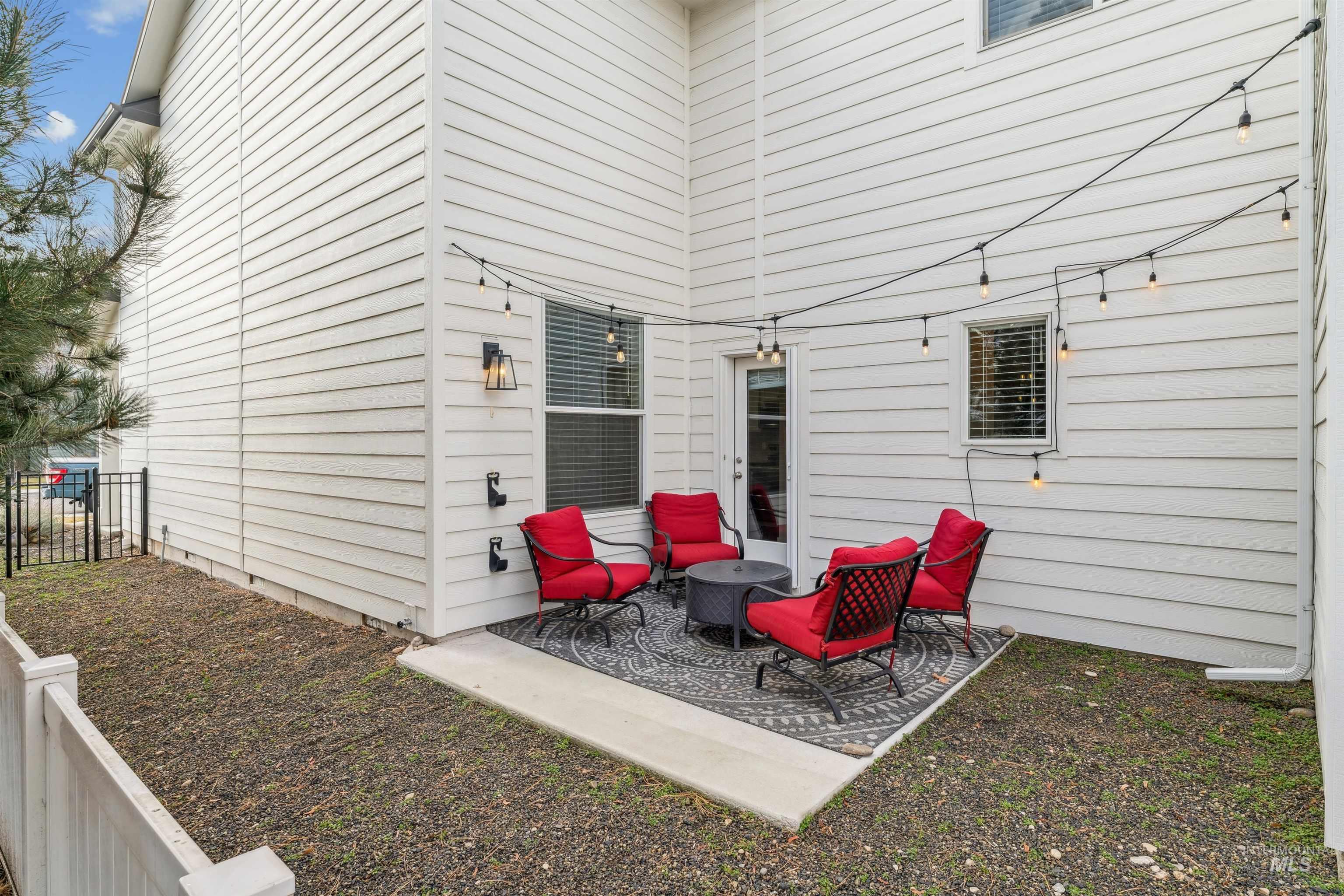 9968 W Smoke Ranch Drive, Boise, Idaho 83709, 3 Bedrooms, 2.5 Bathrooms, Residential For Sale, Price $474,900,MLS 98972264