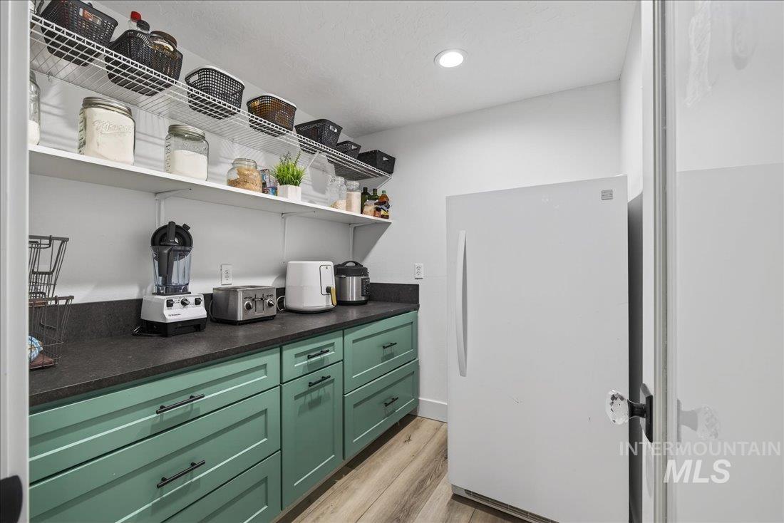 4393 N Edelweiss St., Boise, Idaho 83713, 4 Bedrooms, 3 Bathrooms, Residential For Sale, Price $724,900,MLS 98972265