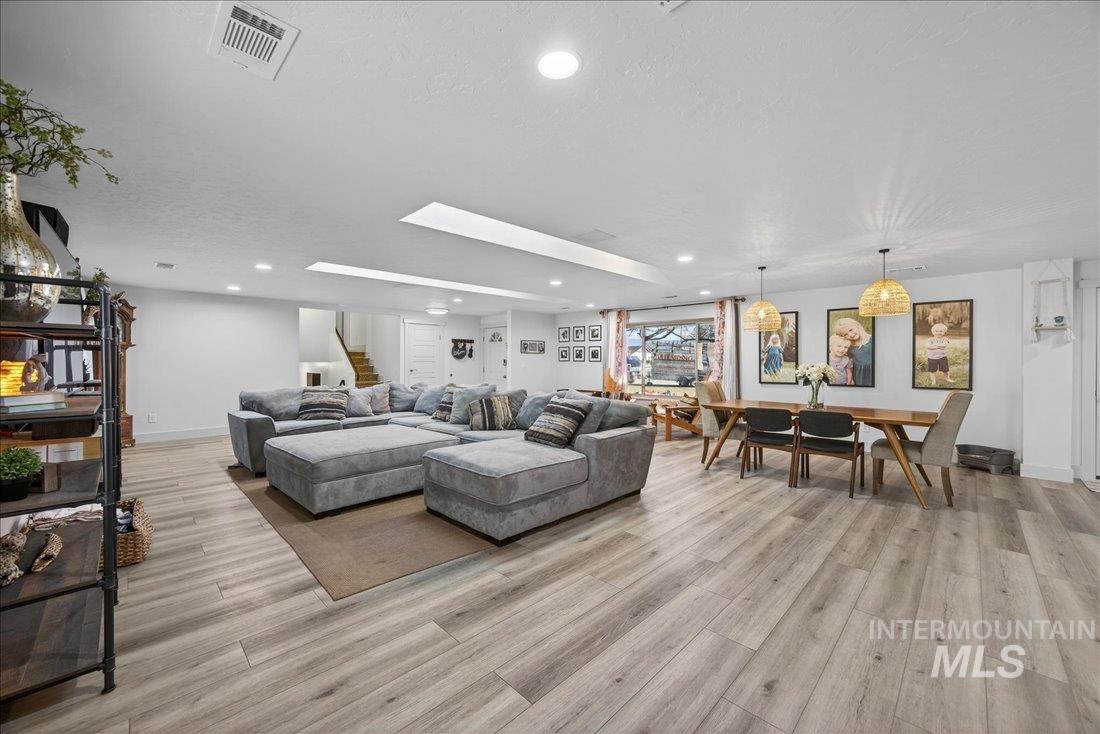 4393 N Edelweiss St., Boise, Idaho 83713, 4 Bedrooms, 3 Bathrooms, Residential For Sale, Price $724,900,MLS 98972265